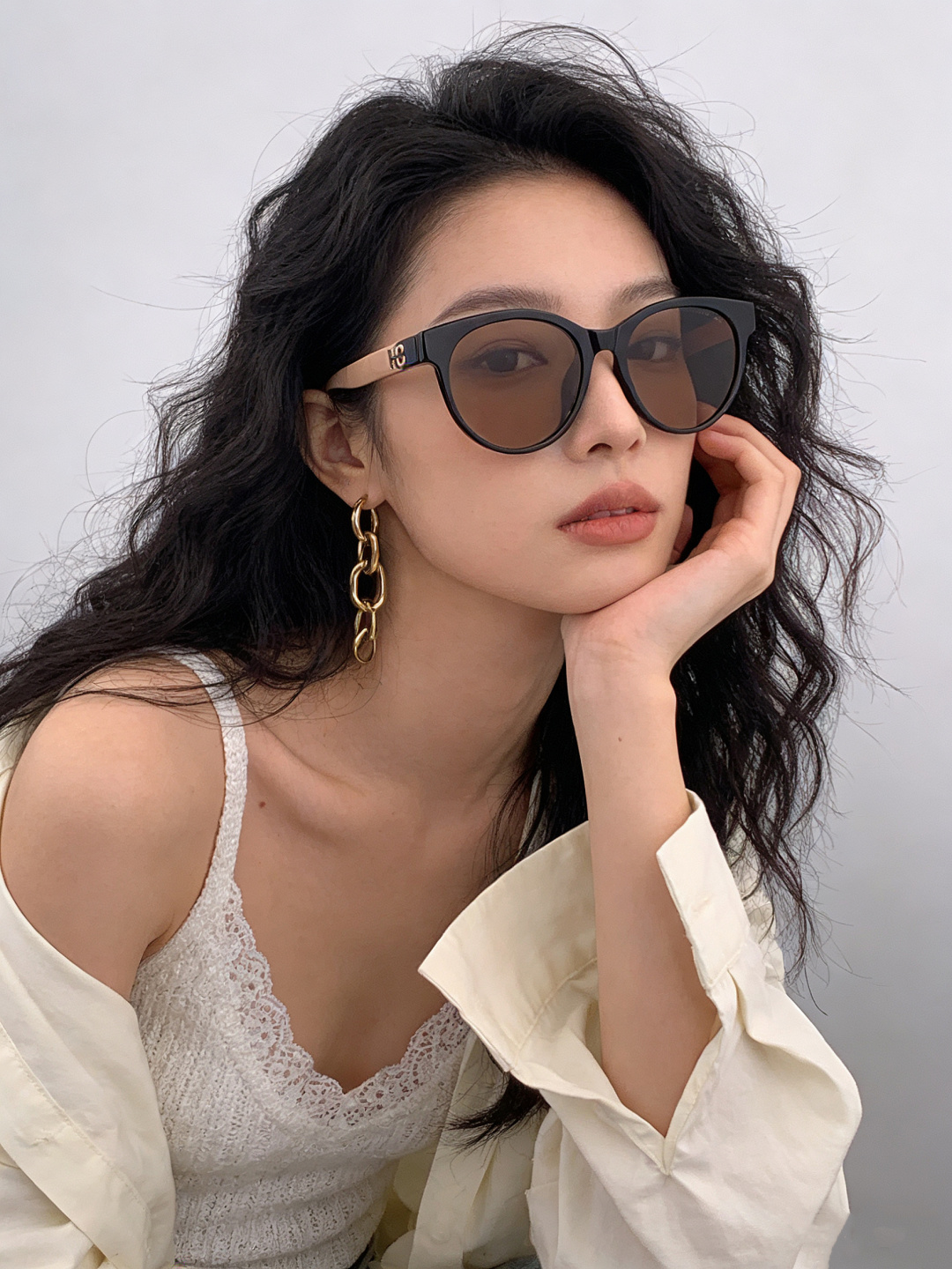 NO:767381,[CHANEL] Chanel's new trendy style, fashionable round-frame sunglasses, comfortable to wear, Internet celebrity trendy sunglasses, women's high-definition thickened polarized sunglasses, high-quality TR frames, model CH1787 glasses, sunglasses, sunglasses, glasses, chanel, chanel19860909【CHANEL】香奈儿 新款潮流爆款 时尚圆框太阳镜 佩戴舒适 网红潮款墨镜 女士高清加厚偏光太阳镜 高品质TR镜框 型号CH1787眼镜墨镜太阳镜,眼镜,chanel,chanel,glasses