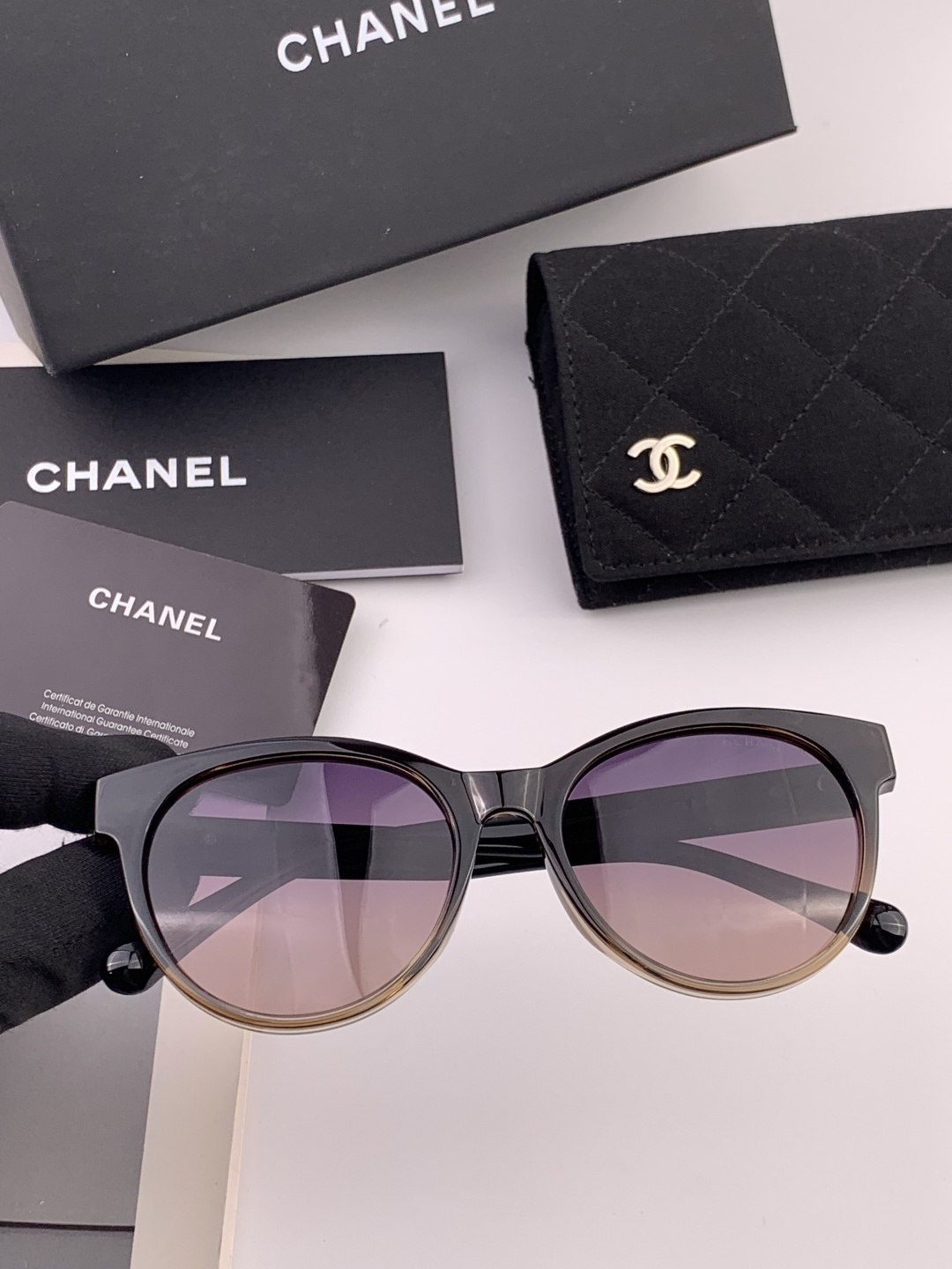 【CHANEL】香奈儿 新款潮流爆款 时尚圆框太阳镜 佩戴舒适 网红潮款墨镜 女士高清加厚偏光太阳镜🕶️