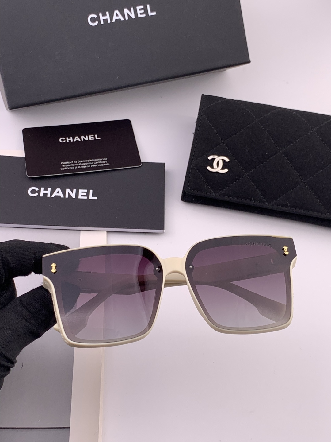 【CHANEL】香奈儿 新款潮流爆款 时尚方框太阳镜 佩戴舒适 网红潮款墨镜 女士高清加厚偏光太阳镜🕶️