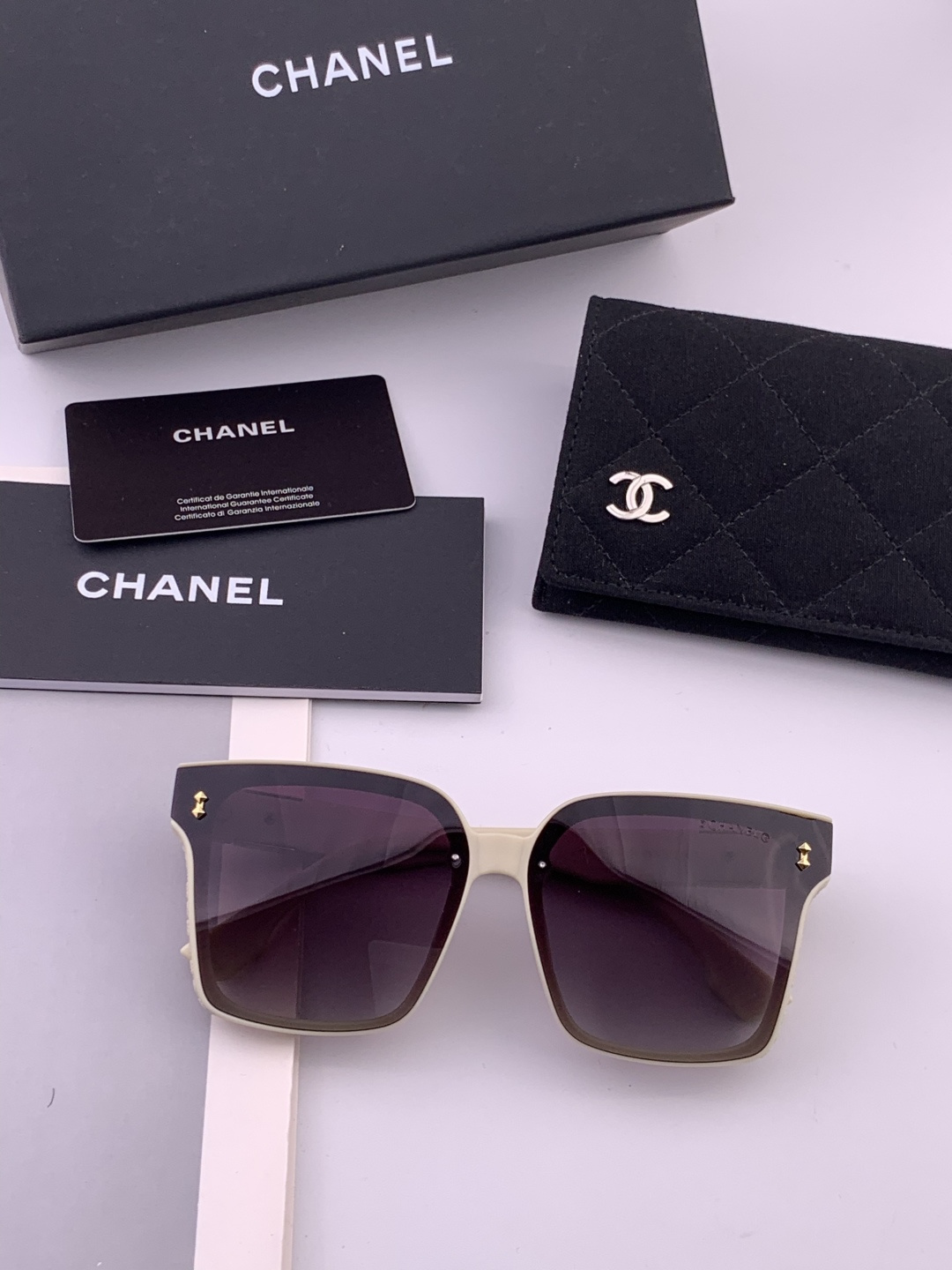 【CHANEL】香奈儿 新款潮流爆款 时尚方框太阳镜 佩戴舒适 网红潮款墨镜 女士高清加厚偏光太阳镜🕶️
