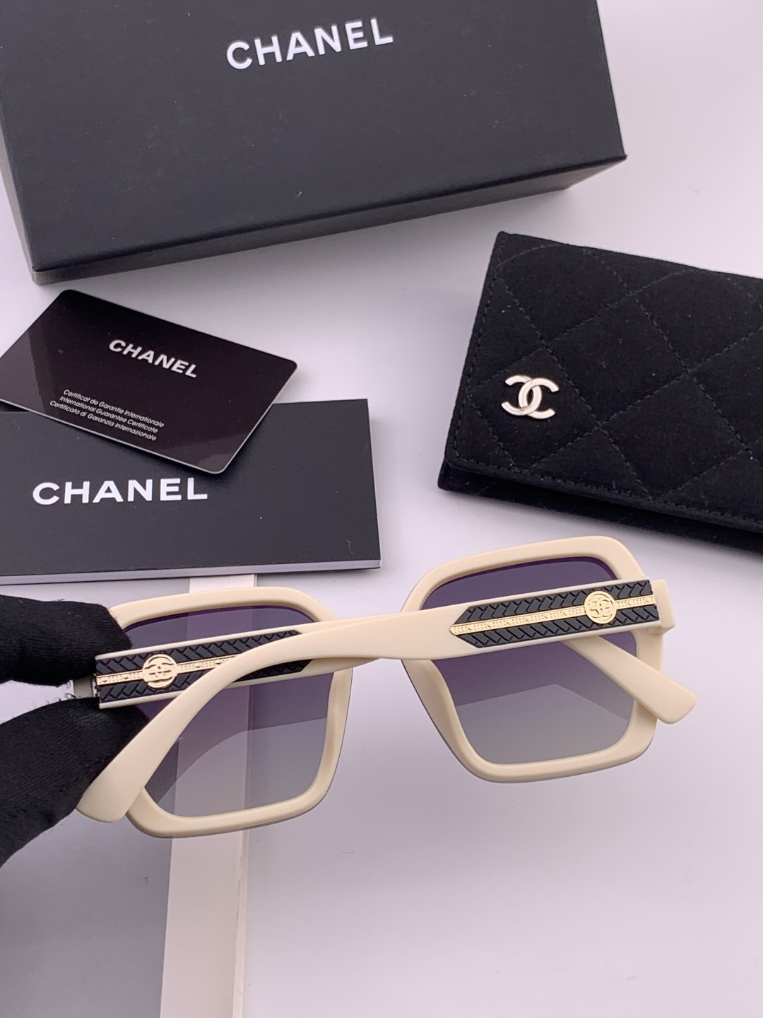 【CHANEL】香奈儿 新款潮流爆款 时尚方框太阳镜 佩戴舒适 网红潮款墨镜 女士高清加厚偏光太阳镜🕶️