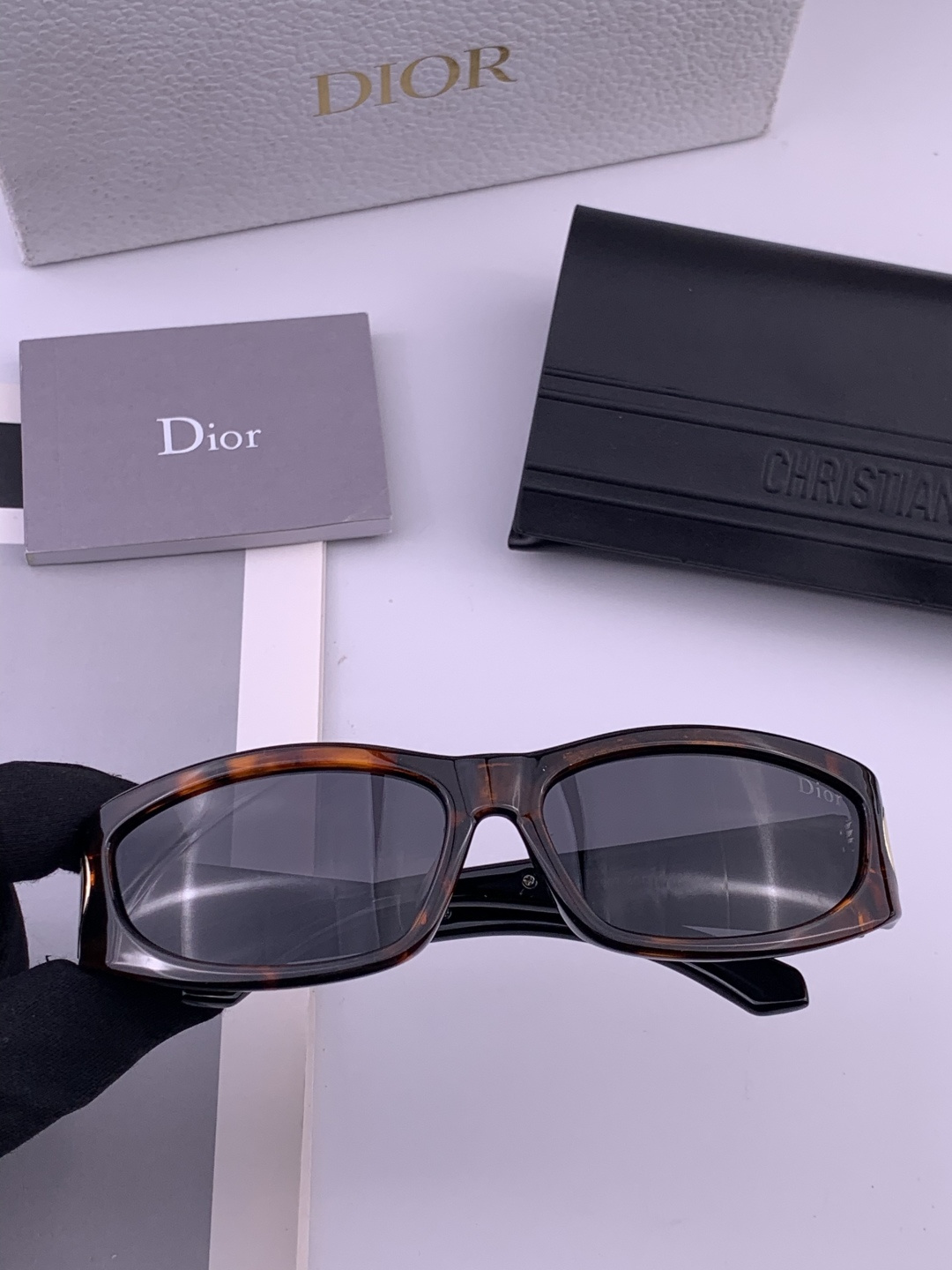 【DIOR】新款潮流爆款 时尚太阳镜 佩戴舒适 网红潮款墨镜 女士高清加厚偏光太阳镜🕶️ 🎉高品质TR镜