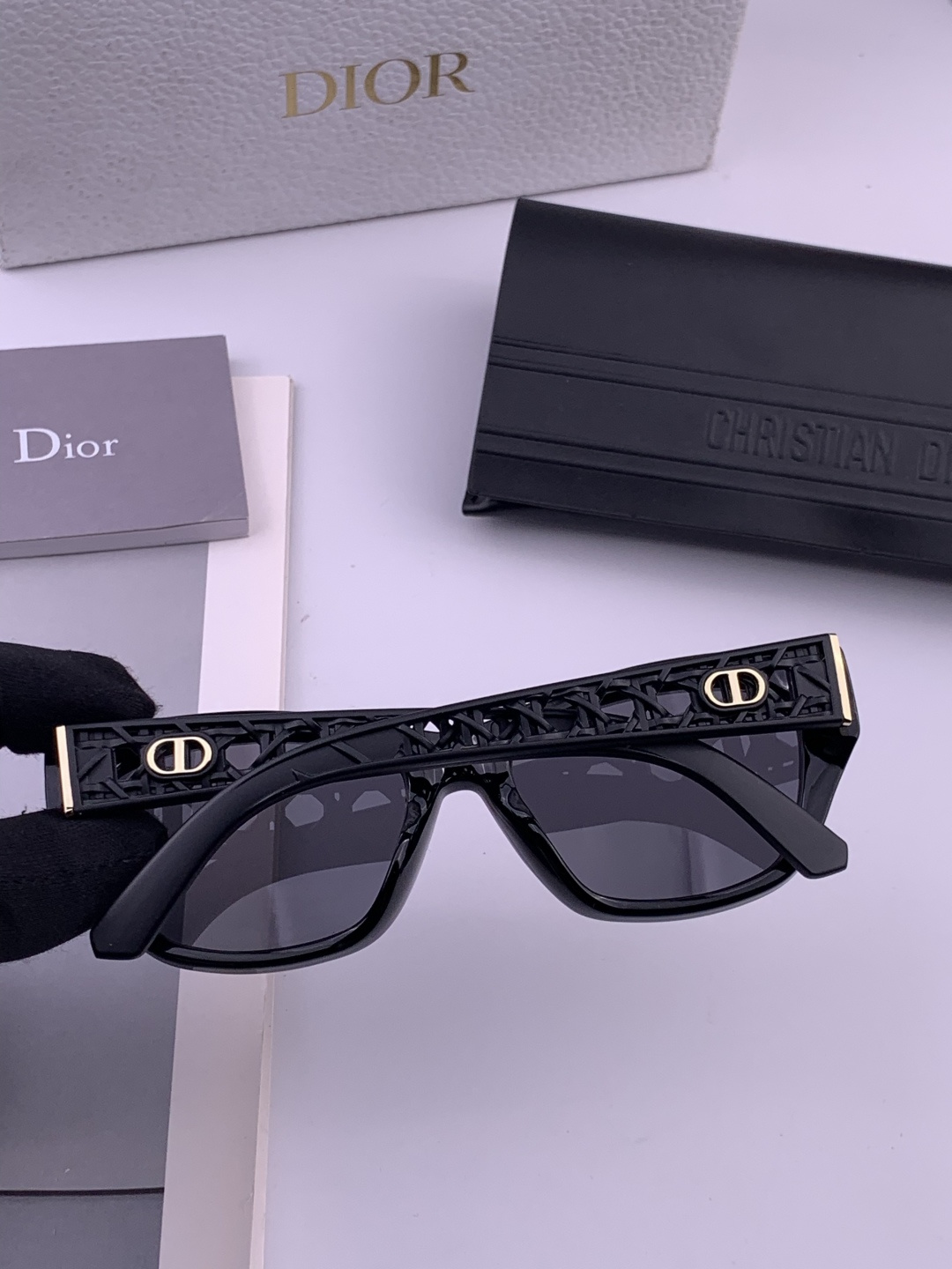 【DIOR】新款潮流爆款 时尚太阳镜 佩戴舒适 网红潮款墨镜 女士高清加厚偏光太阳镜🕶️ 🎉高品质TR镜