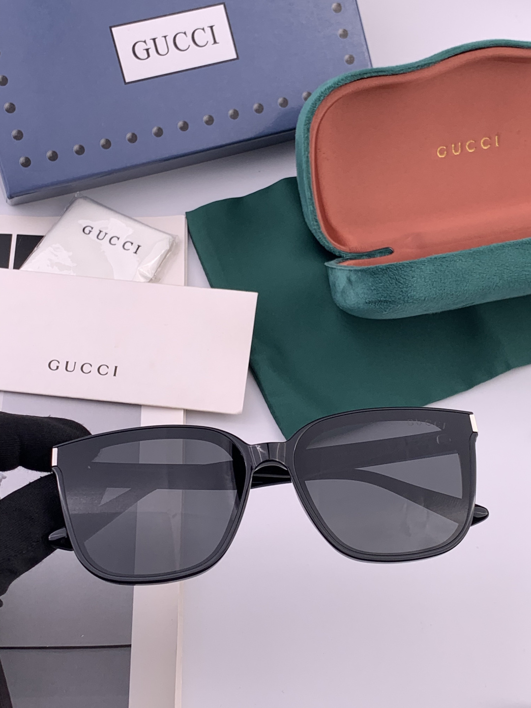 GUCCI 新款尼龙偏光太眼镜，情侣款时尚方框太阳镜佩戴舒适网红潮流款墨镜，大气女人范儿，大脸小脸都好看