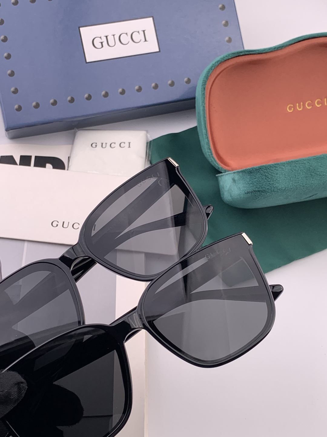 GUCCI 新款尼龙偏光太眼镜，情侣款时尚方框太阳镜佩戴舒适网红潮流款墨镜，大气女人范儿，大脸小脸都好看