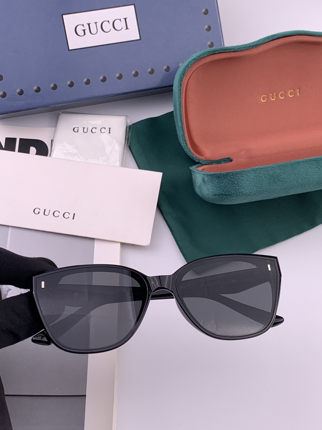 GUCCI 新款尼龙偏光太眼镜，情侣款时尚方框太阳镜佩戴舒适网红潮流款墨镜，大气女人范儿，大脸小脸都好看