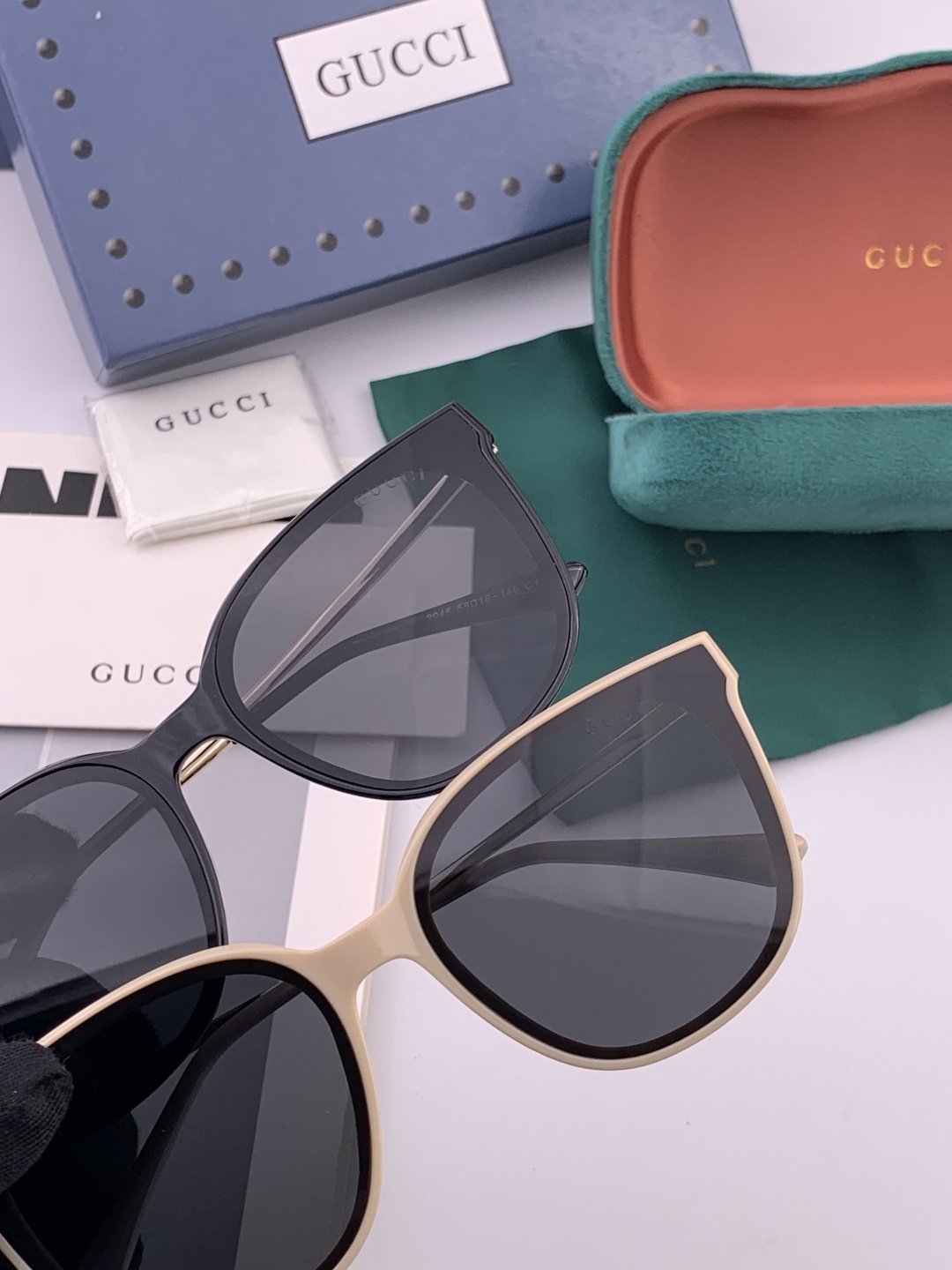 GUCCI 新款尼龙偏光太眼镜，情侣款时尚方框太阳镜佩戴舒适网红潮流款墨镜，大气女人范儿，大脸小脸都好看
