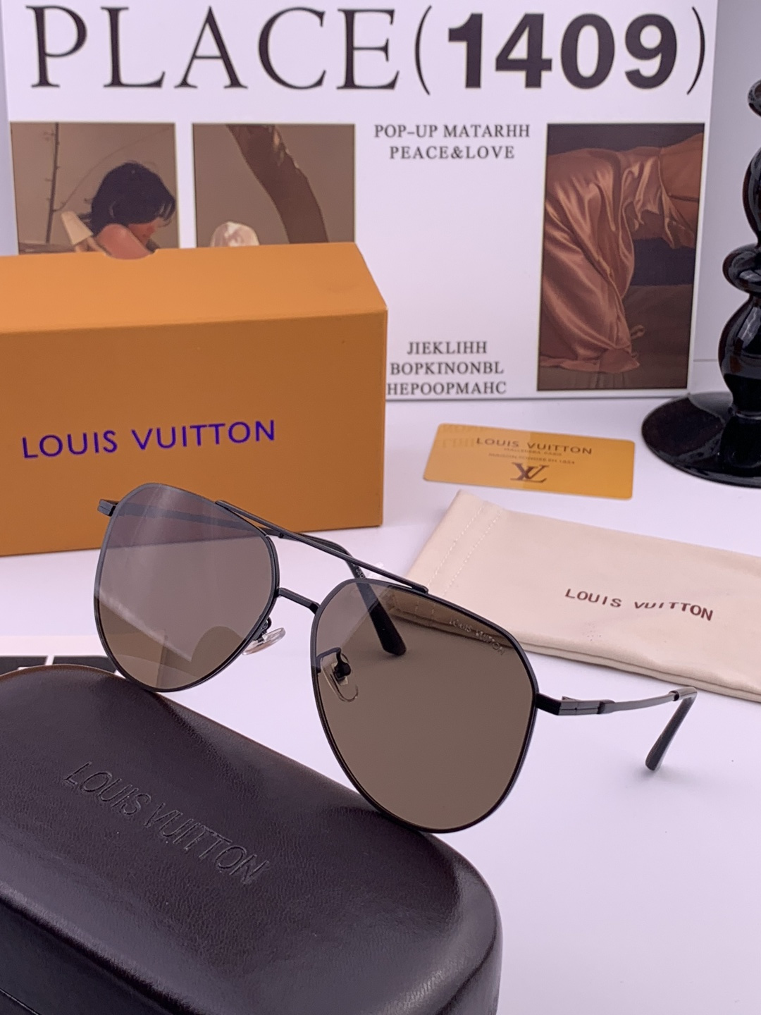LV 男款炫彩飞行员偏光太阳镜 ❤️材质：高清尼龙加厚卡槽高清偏光镜片 🌹无边框镜架💕颜👍型号：L989