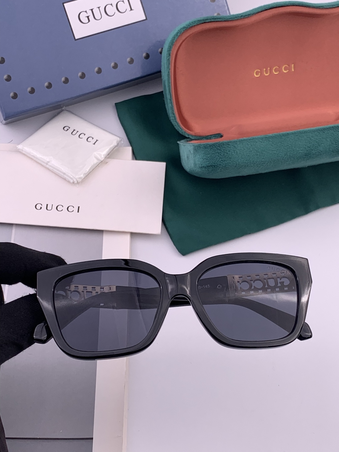🔺 【GUCCI】开春新款 潮流爆款 时尚方框太阳镜 高品质 佩戴舒适 网红潮款墨镜 型号：G16911