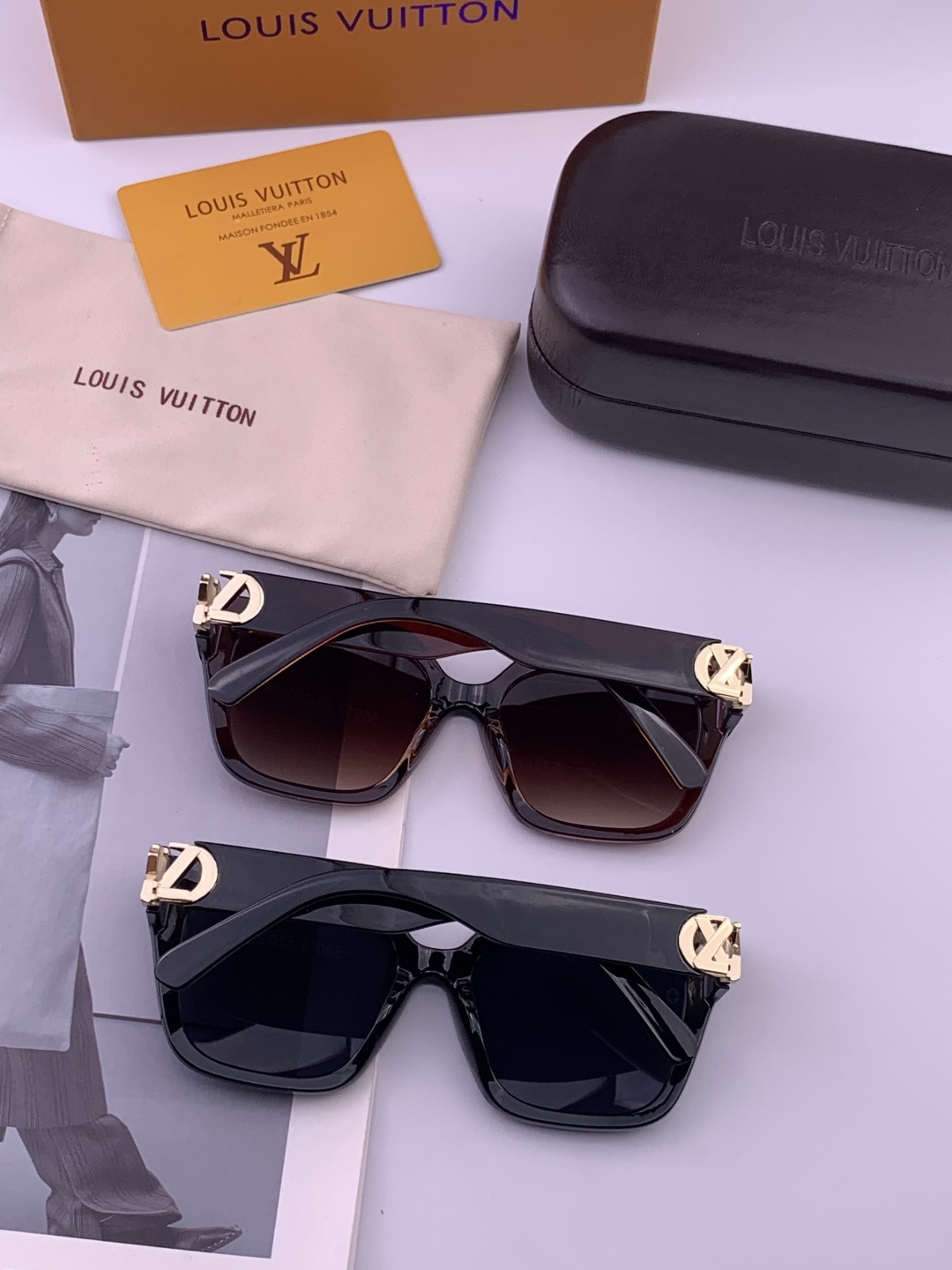 LV 新款女士方框太阳眼镜 开车墨镜 新款太阳镜 时尚大方 舒适轻盈 精致奢华 超轻 型号：L95801