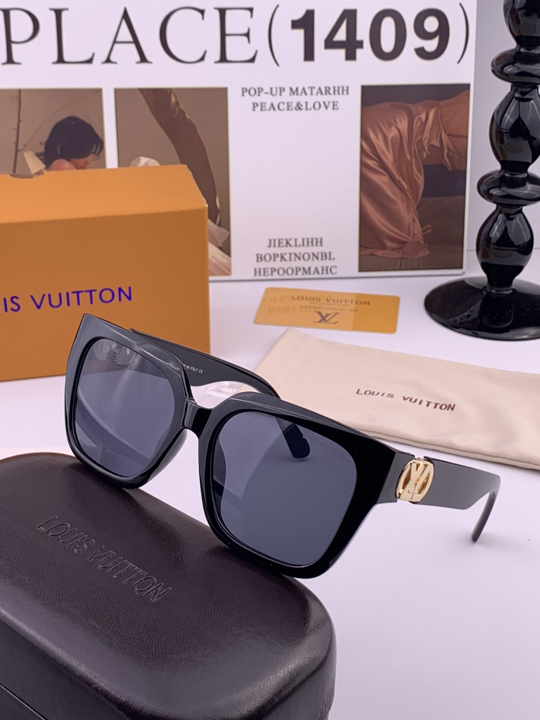 LV 新款女士方框太阳眼镜 开车墨镜 新款太阳镜 时尚大方 舒适轻盈 精致奢华 超轻 型号：L95801