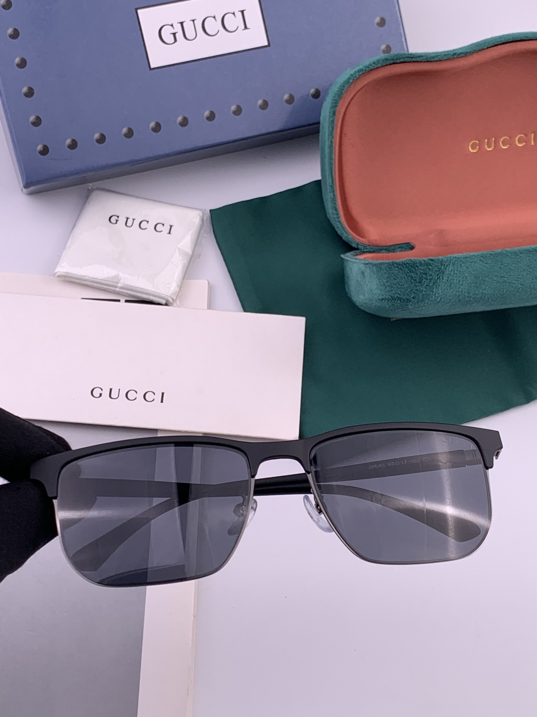 Gucci 。 高品质男女款墨镜 👍 进口宝丽来偏光镜片 。蛤蟆镜 开车钓鱼都可 。百搭显瘦墨镜韩版男士