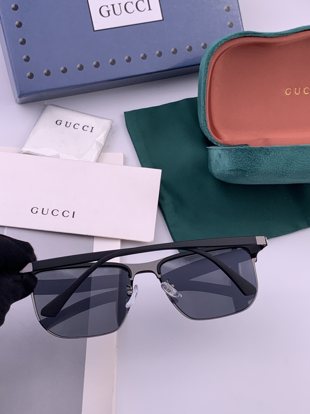 Gucci 。 高品质男女款墨镜 👍 进口宝丽来偏光镜片 。蛤蟆镜 开车钓鱼都可 。百搭显瘦墨镜韩版男士