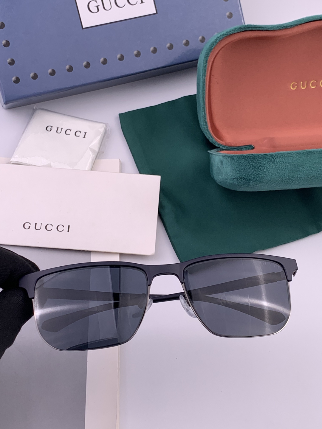 Gucci 。 高品质男女款墨镜 👍 进口宝丽来偏光镜片 。蛤蟆镜 开车钓鱼都可 。百搭显瘦墨镜韩版男士