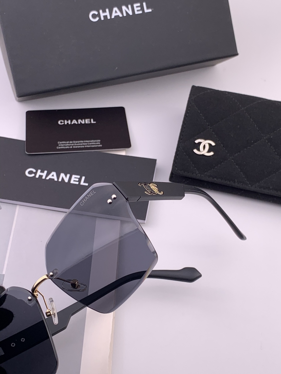 【CHANEL】香奈儿 新款潮流爆款 时尚方框太阳镜 佩戴舒适 网红潮款墨镜 女士高清加厚偏光太阳镜🕶️