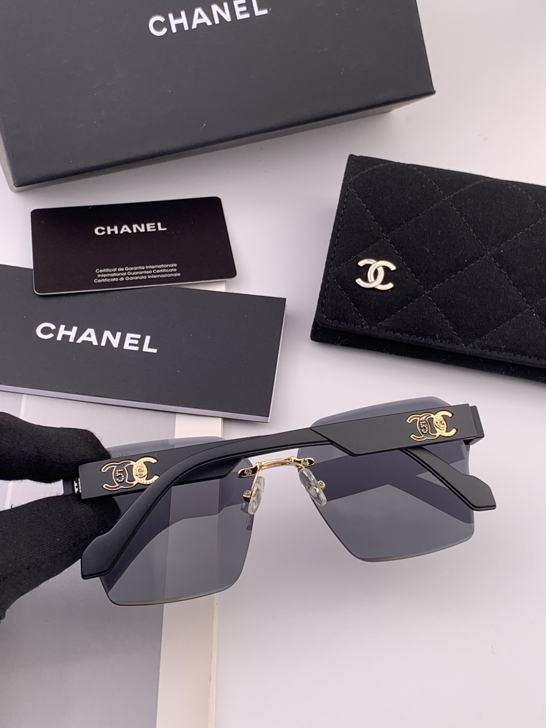 【CHANEL】香奈儿 新款潮流爆款 时尚方框太阳镜 佩戴舒适 网红潮款墨镜 女士高清加厚偏光太阳镜🕶️