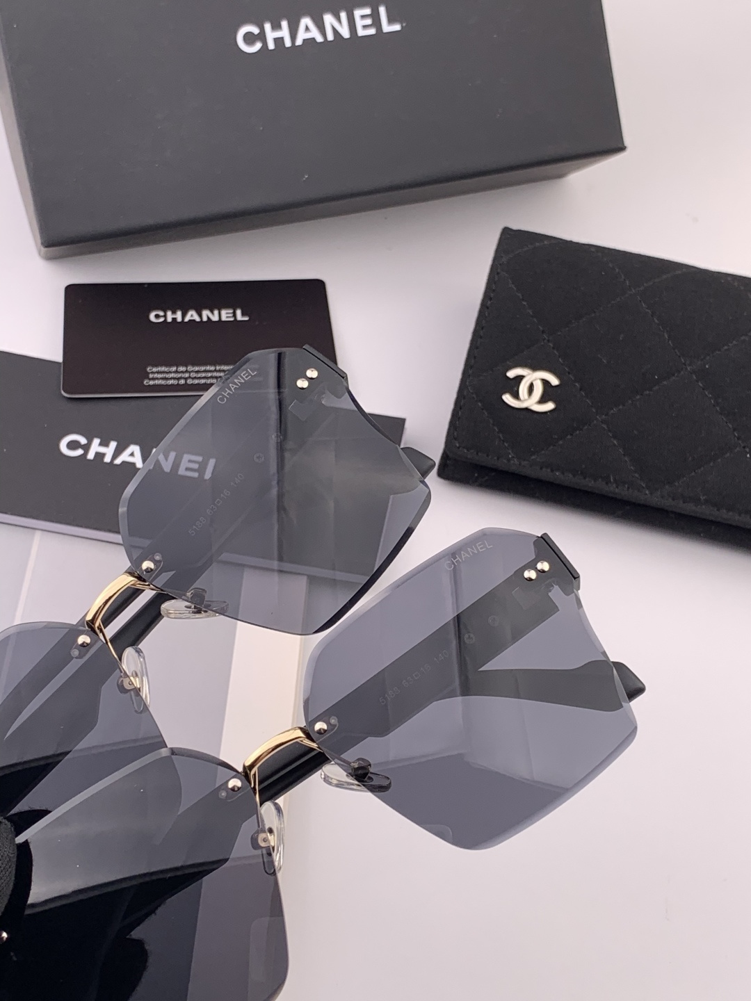 【CHANEL】香奈儿 新款潮流爆款 时尚方框太阳镜 佩戴舒适 网红潮款墨镜 女士高清加厚偏光太阳镜🕶️