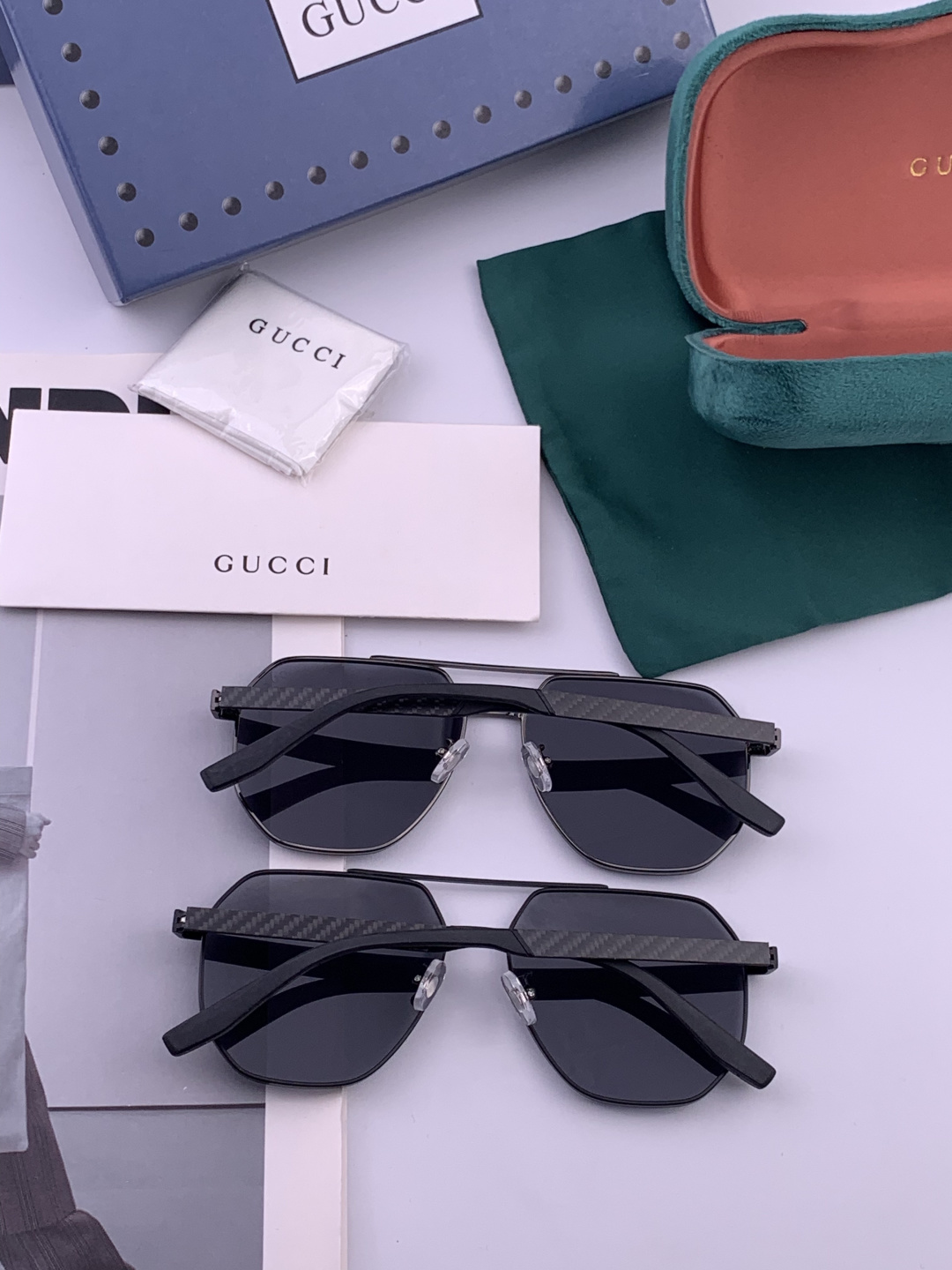 Gucci 男款炫彩飞行员偏光太阳镜 ❤️材质：高清尼龙加厚卡槽高清偏光镜片 🌹无边框镜架💕颜👍型号：G