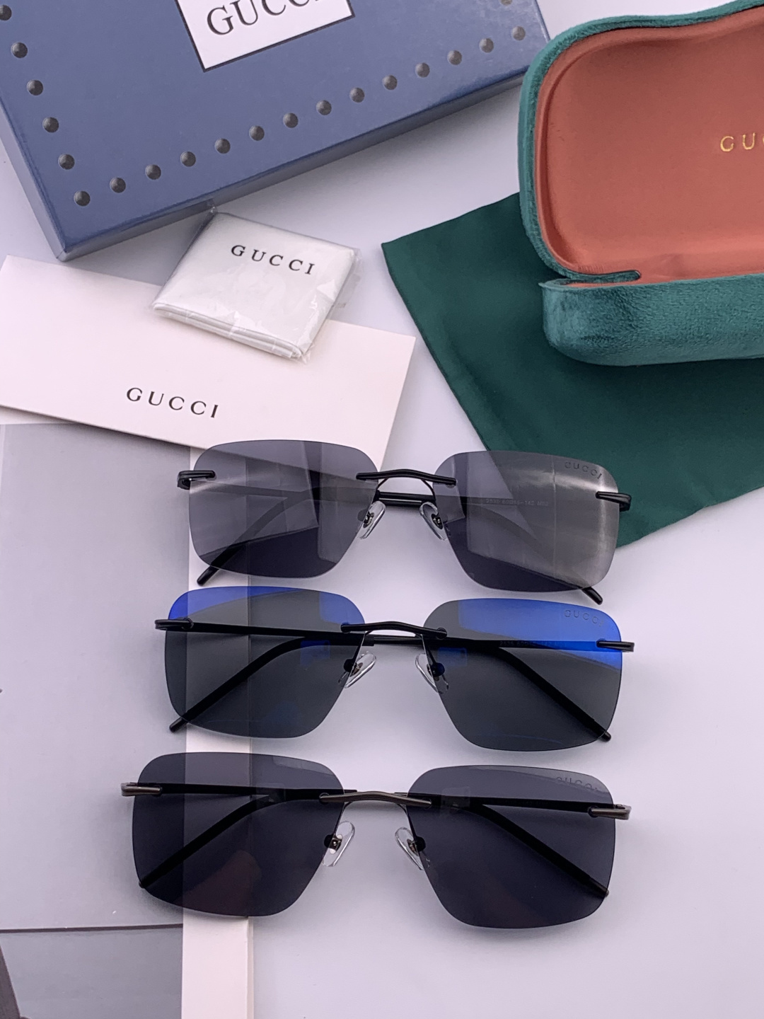 Gucci 男款炫彩飞行员偏光太阳镜 ❤️材质：高清尼龙加厚卡槽高清偏光镜片 🌹无边框镜架💕颜👍型号：G