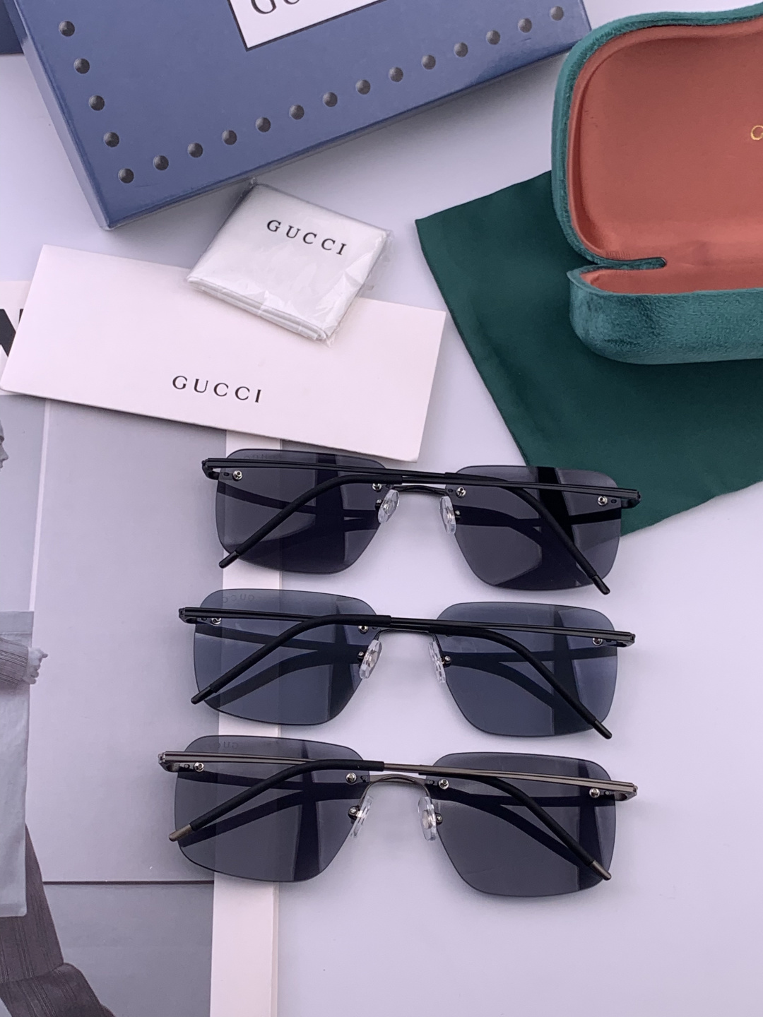 Gucci 男款炫彩飞行员偏光太阳镜 ❤️材质：高清尼龙加厚卡槽高清偏光镜片 🌹无边框镜架💕颜👍型号：G