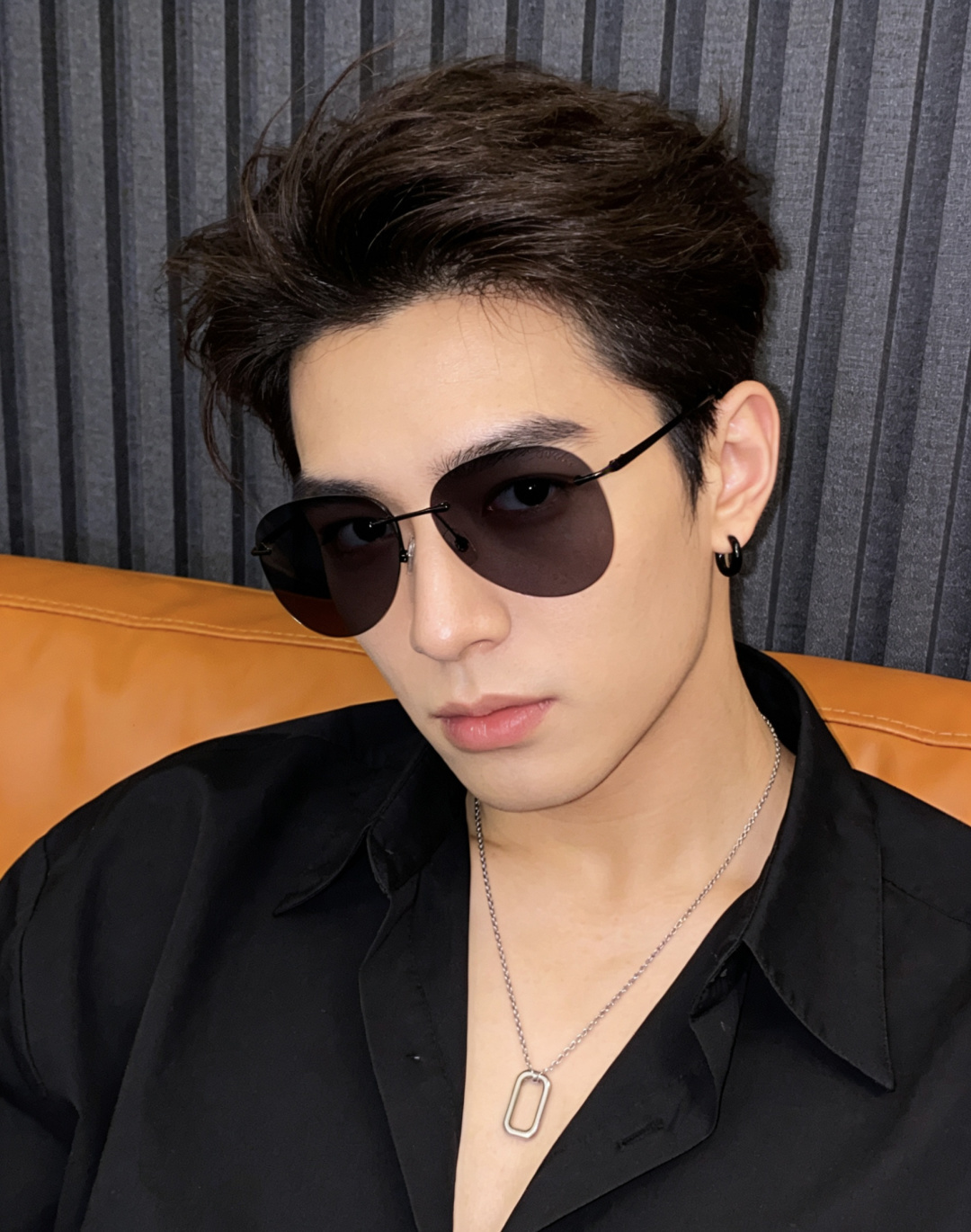 Gucci 男款炫彩飞行员偏光太阳镜 ❤️材质：高清尼龙加厚卡槽高清偏光镜片 🌹无边框镜架💕颜👍型号：G