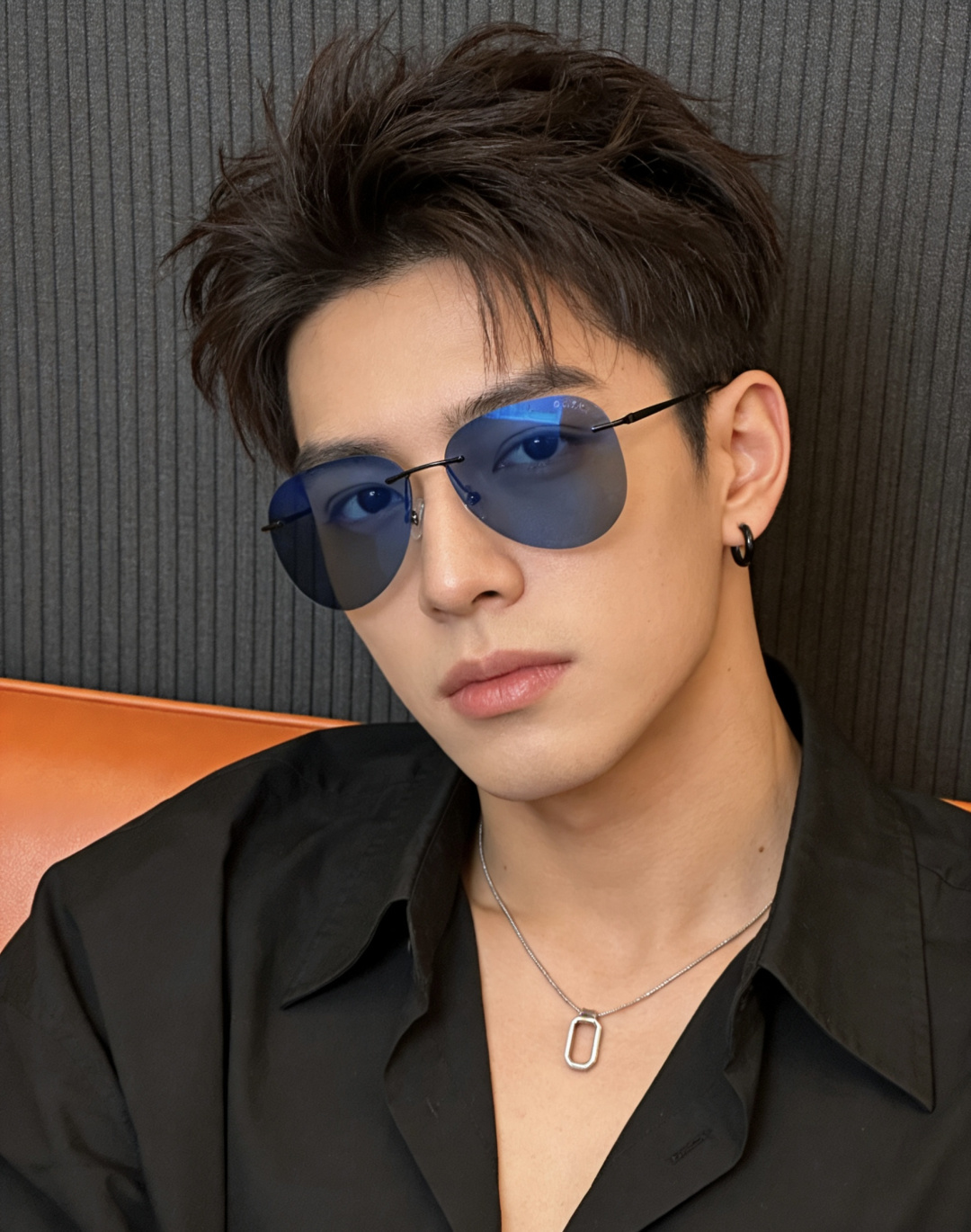 Gucci 男款炫彩飞行员偏光太阳镜 ❤️材质：高清尼龙加厚卡槽高清偏光镜片 🌹无边框镜架💕颜👍型号：G