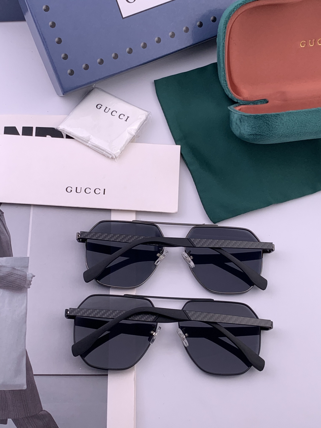 Gucci 男款炫彩飞行员偏光太阳镜 ❤️材质：高清尼龙加厚卡槽高清偏光镜片 🌹无边框镜架💕颜👍型号：G