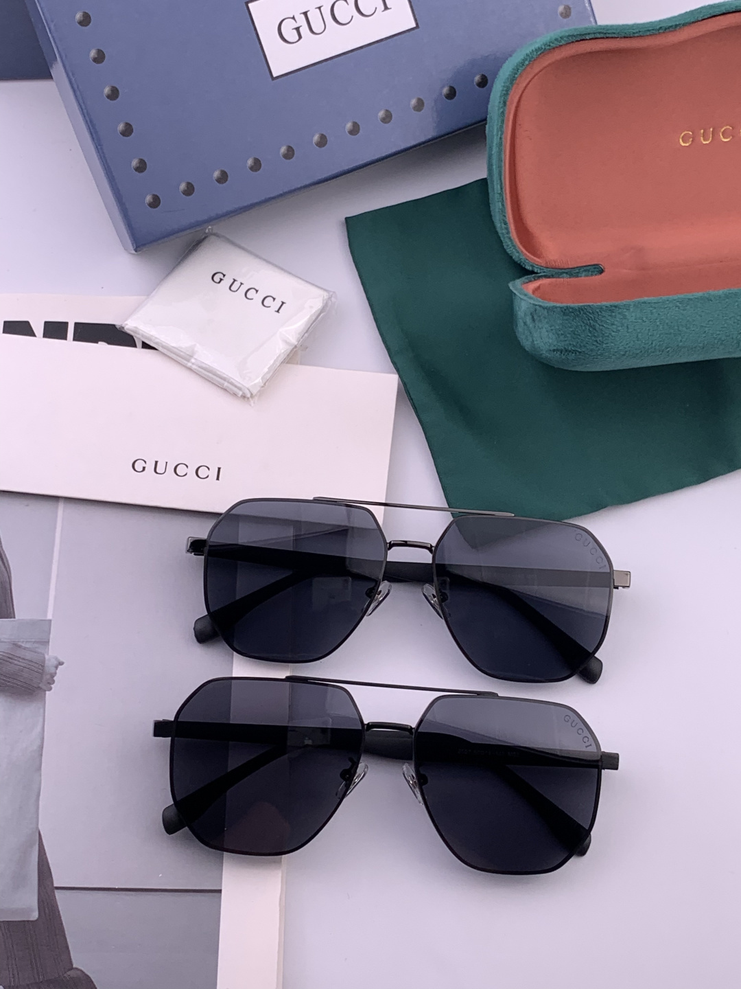 Gucci 男款炫彩飞行员偏光太阳镜 ❤️材质：高清尼龙加厚卡槽高清偏光镜片 🌹无边框镜架💕颜👍型号：G