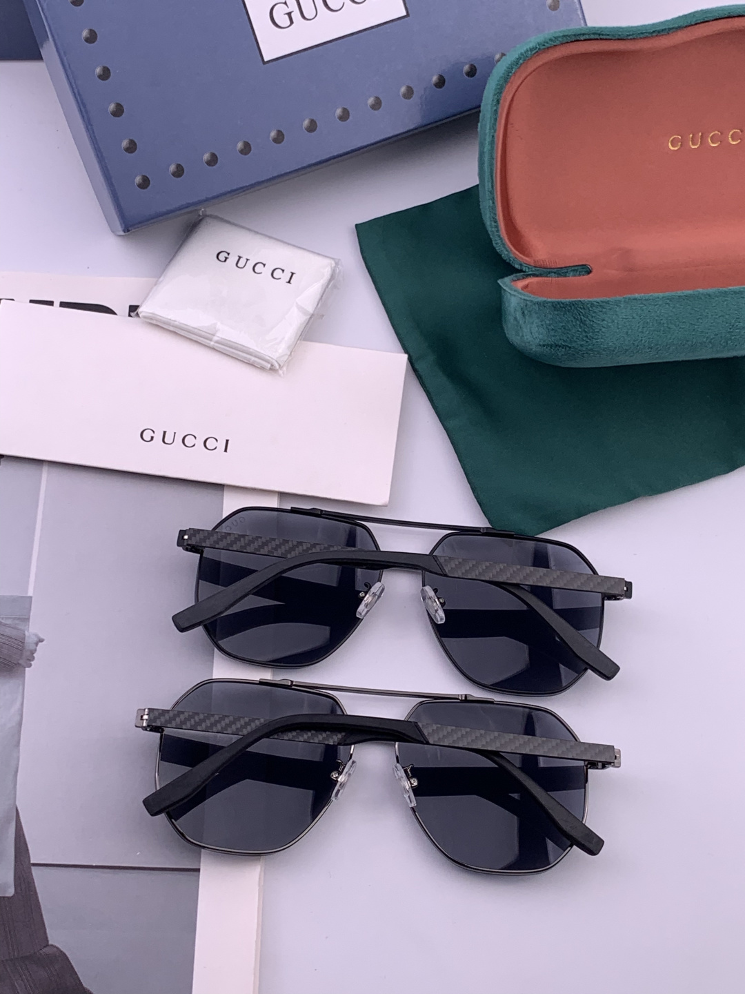 Gucci 男款炫彩飞行员偏光太阳镜 ❤️材质：高清尼龙加厚卡槽高清偏光镜片 🌹无边框镜架💕颜👍型号：G