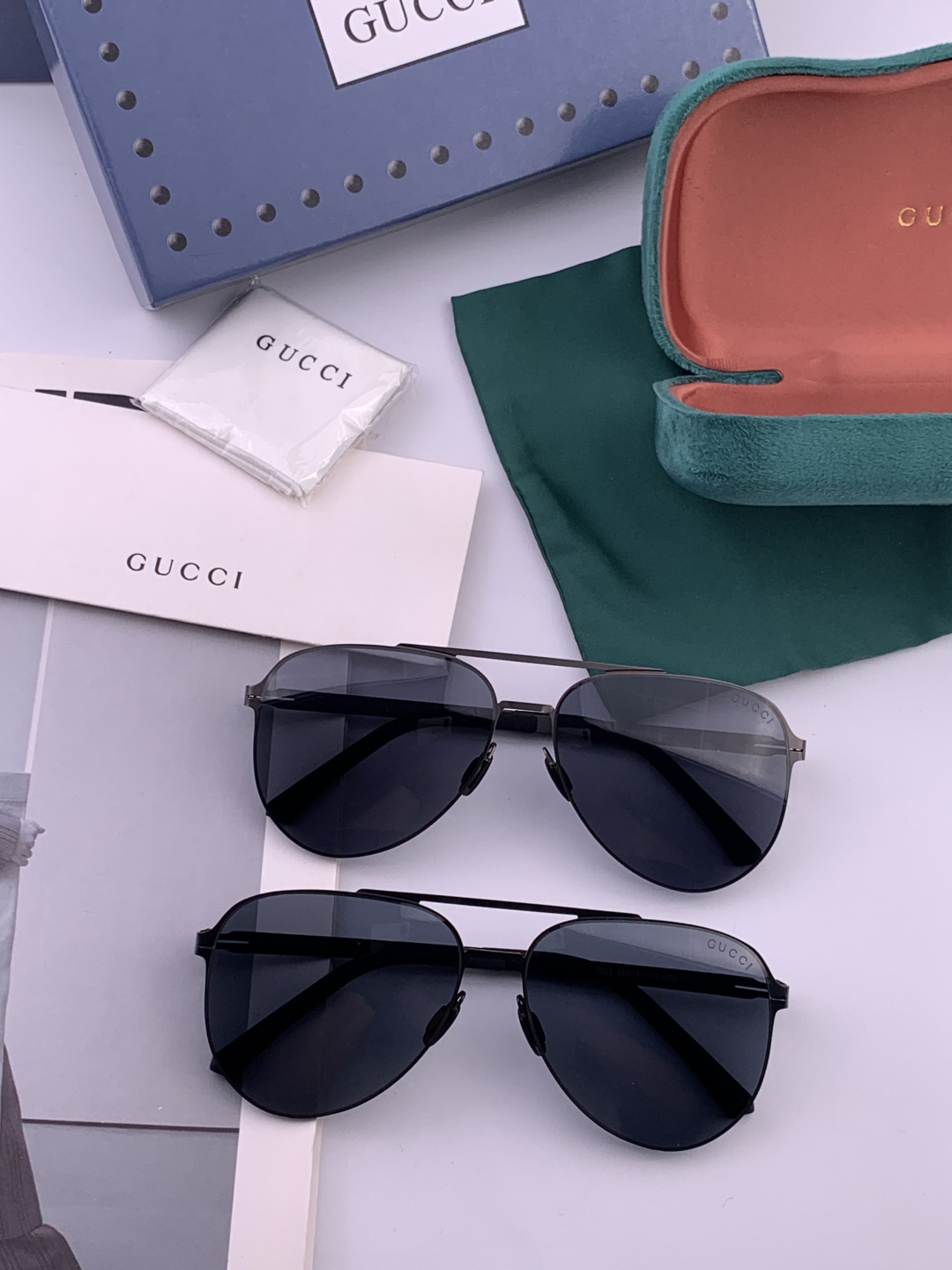 ♦️ GUCCI 新款男女情侣款太阳镜iP电镀永不褪色 超轻超有弹性整幅眼镜无螺丝重要的是压不坏 高清尼