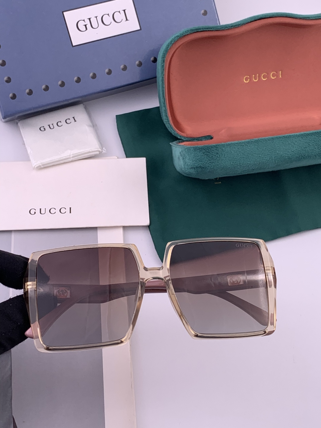 新款！新款出货！女士高清加厚偏光太阳镜🕶️ 🎉💍新款GUCCI偏光太阳镜[得意]开车驾驶镜时尚墨镜💐💐🌸