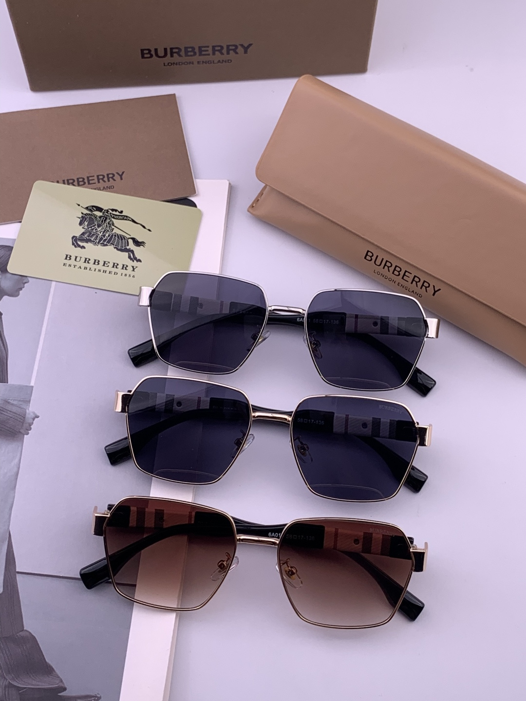 BURBERRY 巴宝莉 男士太阳眼镜 🕶🕶正版蛤蟆 太阳镜💋💋👣👣 高品质 不挑脸 火的狠 🍁🍁💯💯🐝