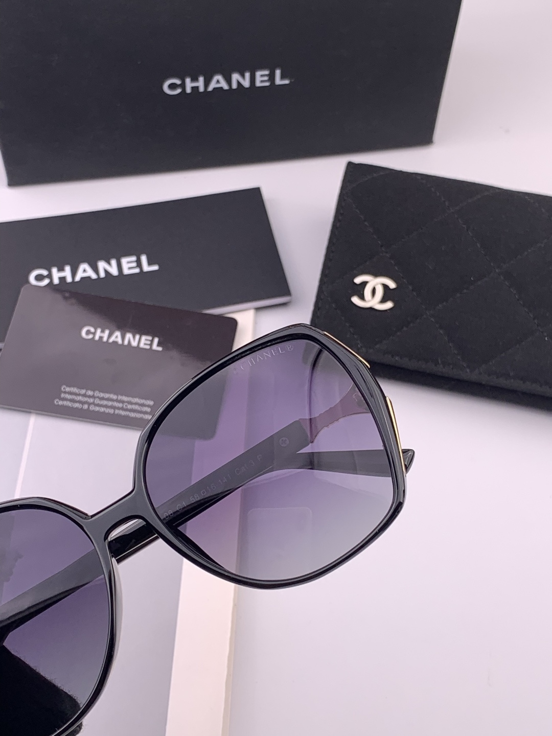 【CHANEL】香奈儿 新款潮流爆款 时尚方框太阳镜 佩戴舒适 网红潮款墨镜 女士高清加厚偏光太阳镜🕶️