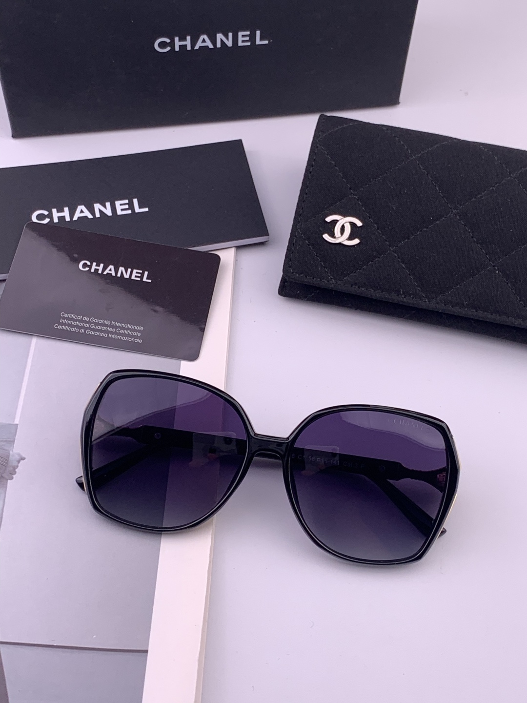 【CHANEL】香奈儿 新款潮流爆款 时尚方框太阳镜 佩戴舒适 网红潮款墨镜 女士高清加厚偏光太阳镜🕶️
