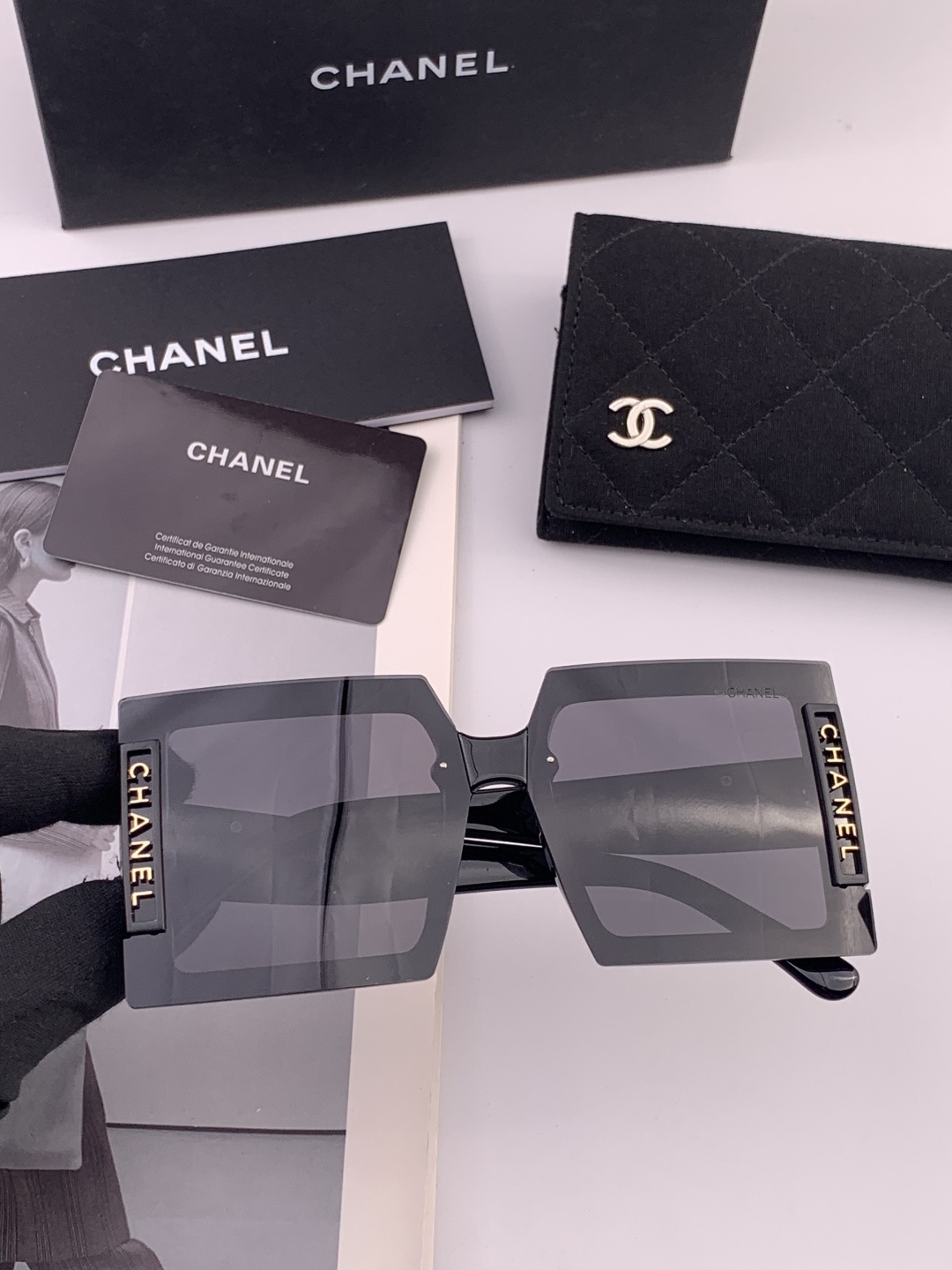 【CHANEL】香奈儿 新款潮流爆款 时尚方框太阳镜 佩戴舒适 网红潮款墨镜 女士高清加厚偏光太阳镜🕶️