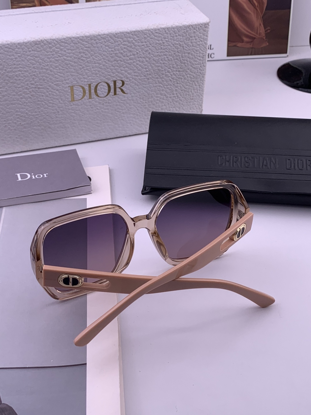 🔺 【DIOR-迪奥】开春新款 潮流爆款 时尚方框偏光太阳镜 高品质 佩戴舒适 网红潮款墨镜 女士高清加