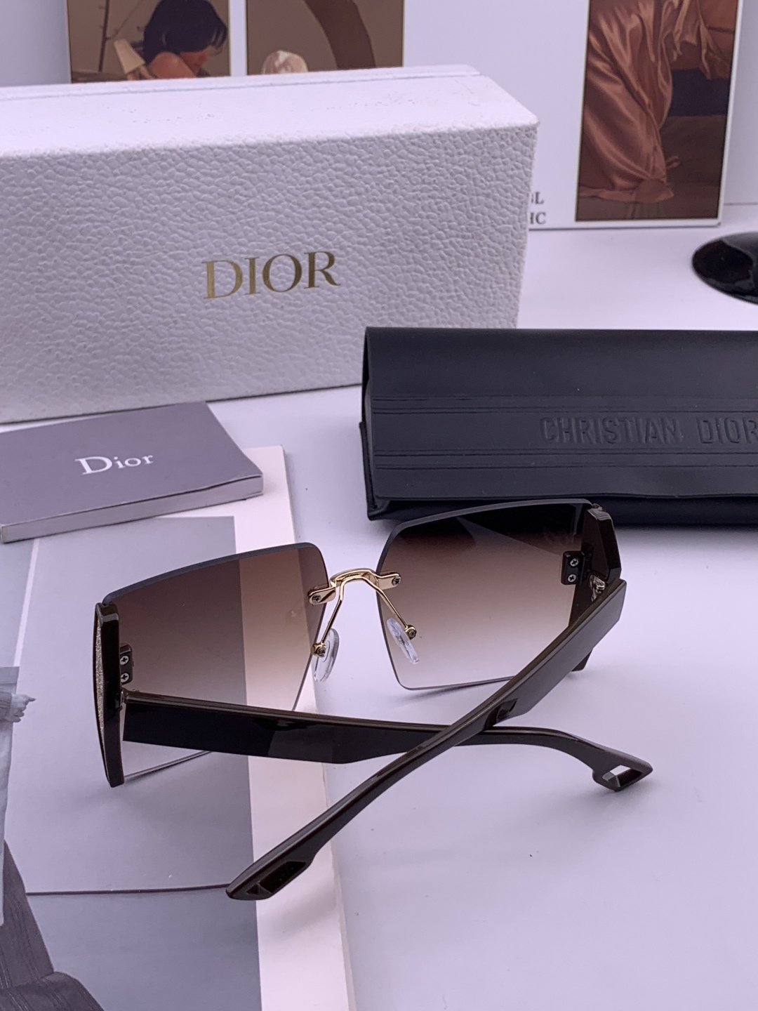 DIOR 新款女士方框太阳眼镜 开车墨镜 新款金属无框太阳镜 时尚大方 舒适轻盈 精致奢华 超轻 型号：