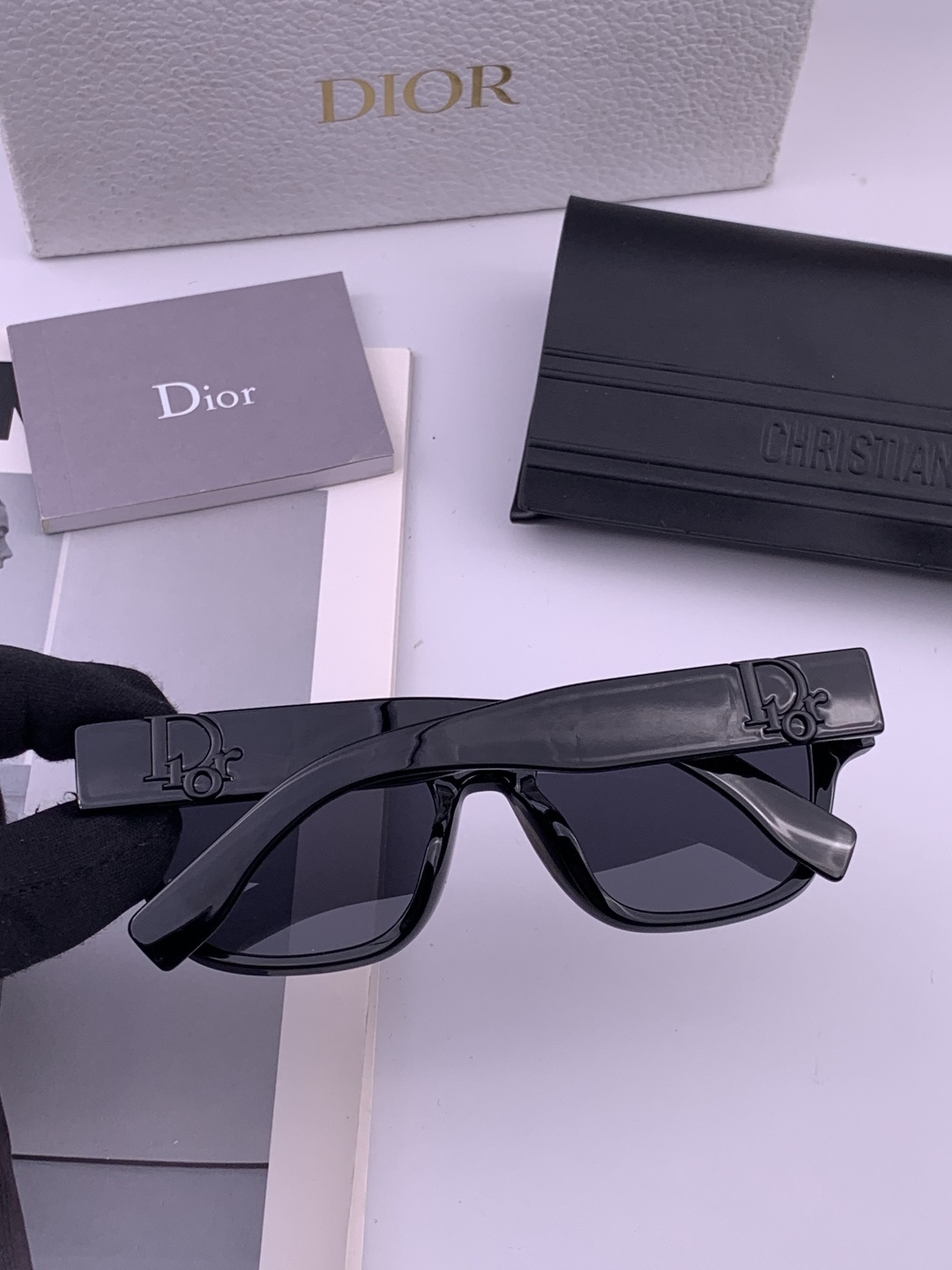 DIOR 新款女士方框太阳眼镜 开车墨镜 新款金属无框太阳镜 时尚大方 舒适轻盈 精致奢华 超轻 型号：