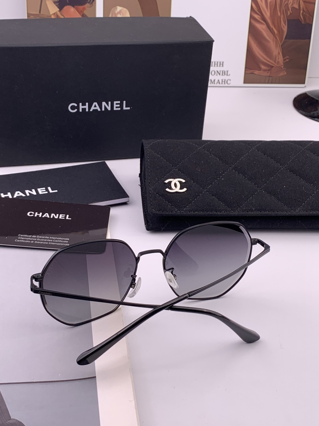 【CHANEL】香奈儿 新款尼龙偏光太眼镜，无框钻石 切边更有质感，大气女人范儿，大脸小脸都好看 ！型号