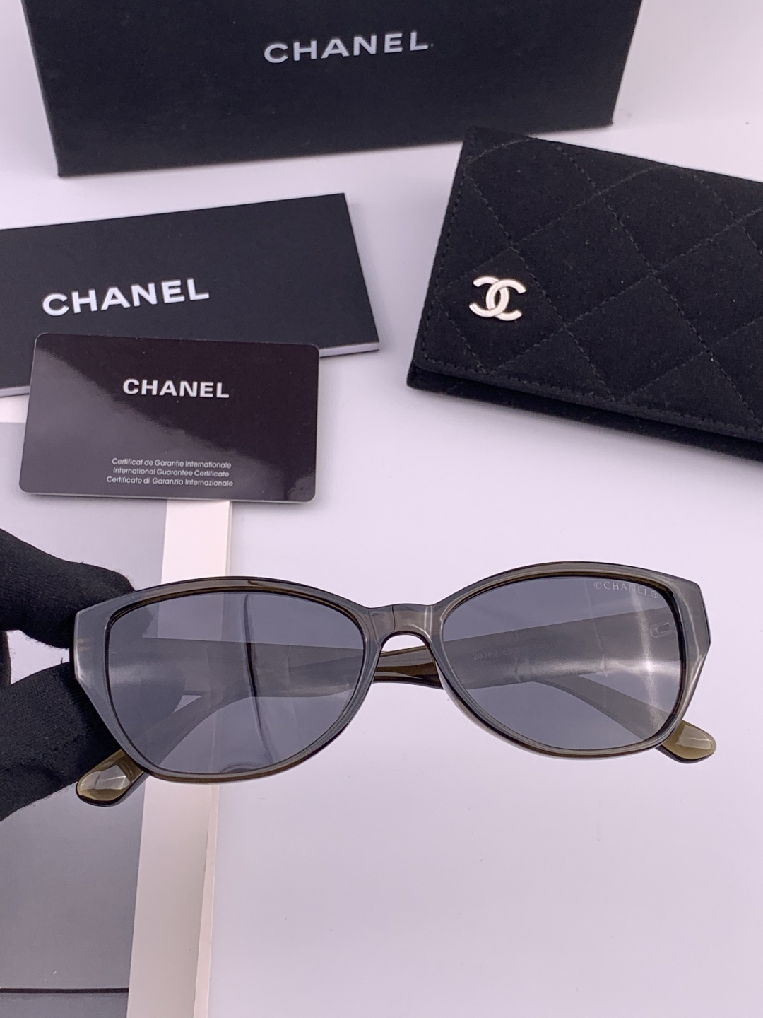 【CHANEL】香奈儿 新款潮流爆款 时尚方框太阳镜 佩戴舒适 网红潮款墨镜 女士高清加厚偏光太阳镜🕶️