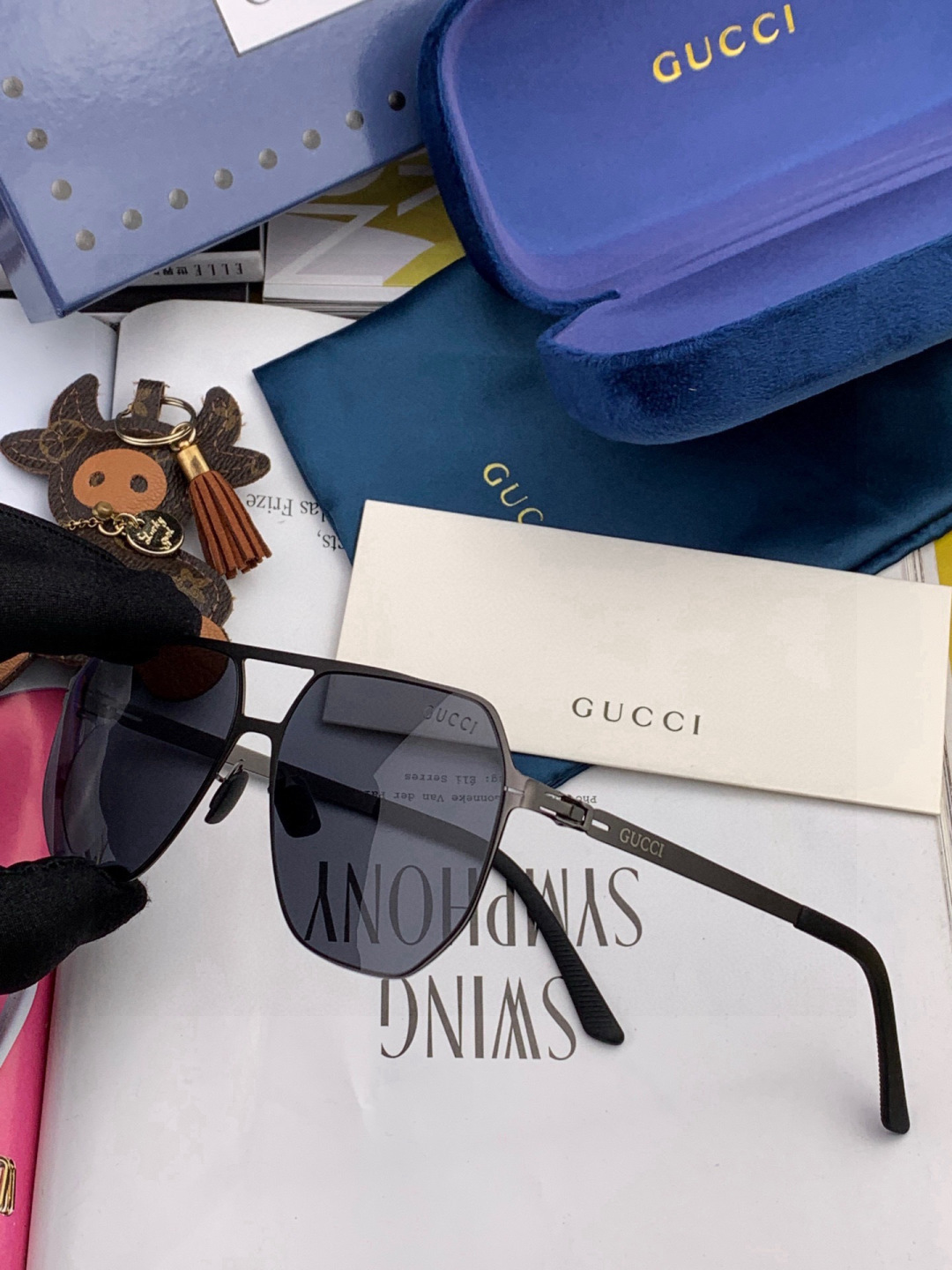 ♦️ GUCCI 新款男女情侣款太阳镜多边形墨镜iP电镀永不褪色 超轻超有弹性整幅眼镜无螺丝重要的是压不