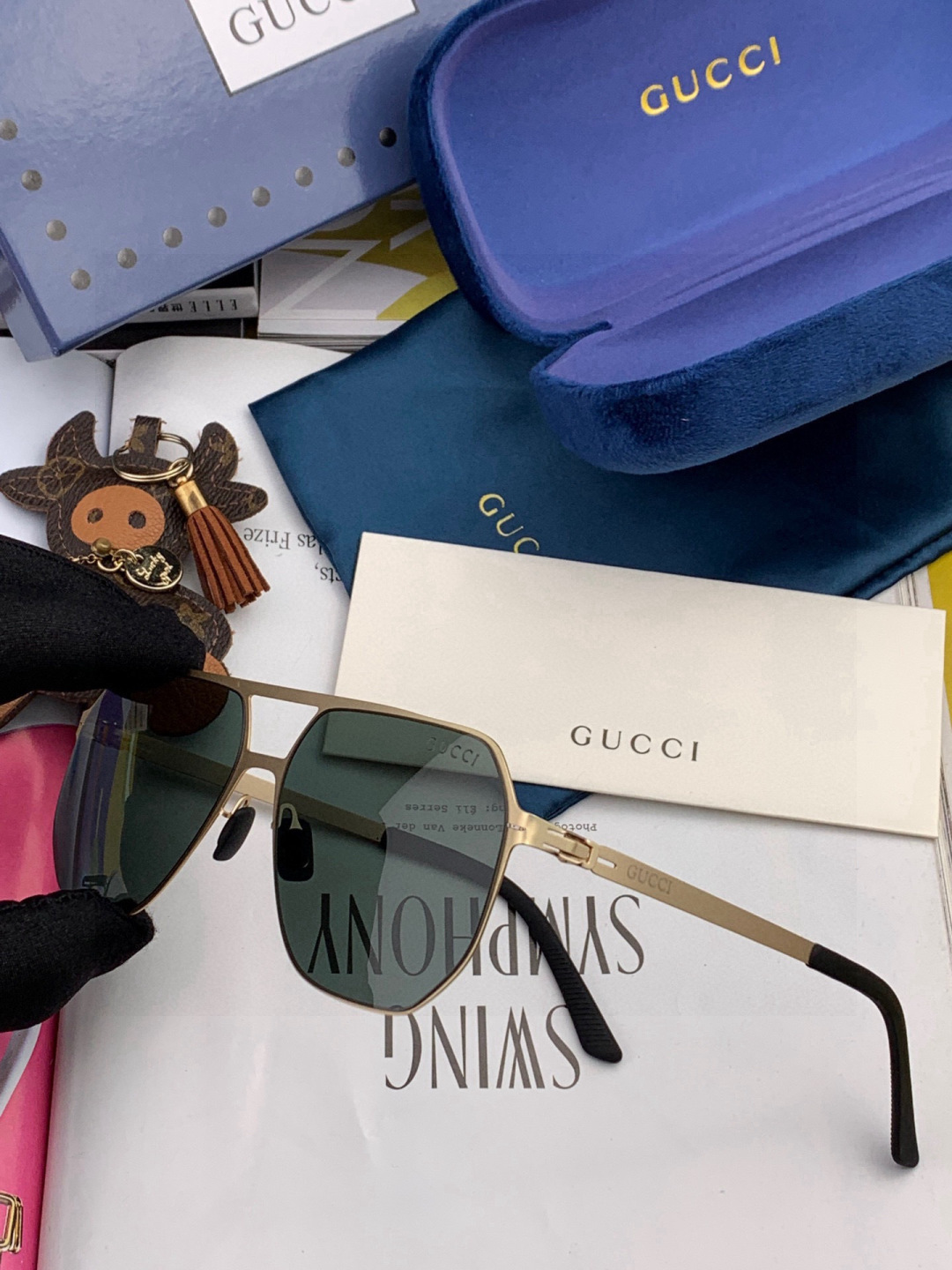 ♦️ GUCCI 新款男女情侣款太阳镜多边形墨镜iP电镀永不褪色 超轻超有弹性整幅眼镜无螺丝重要的是压不
