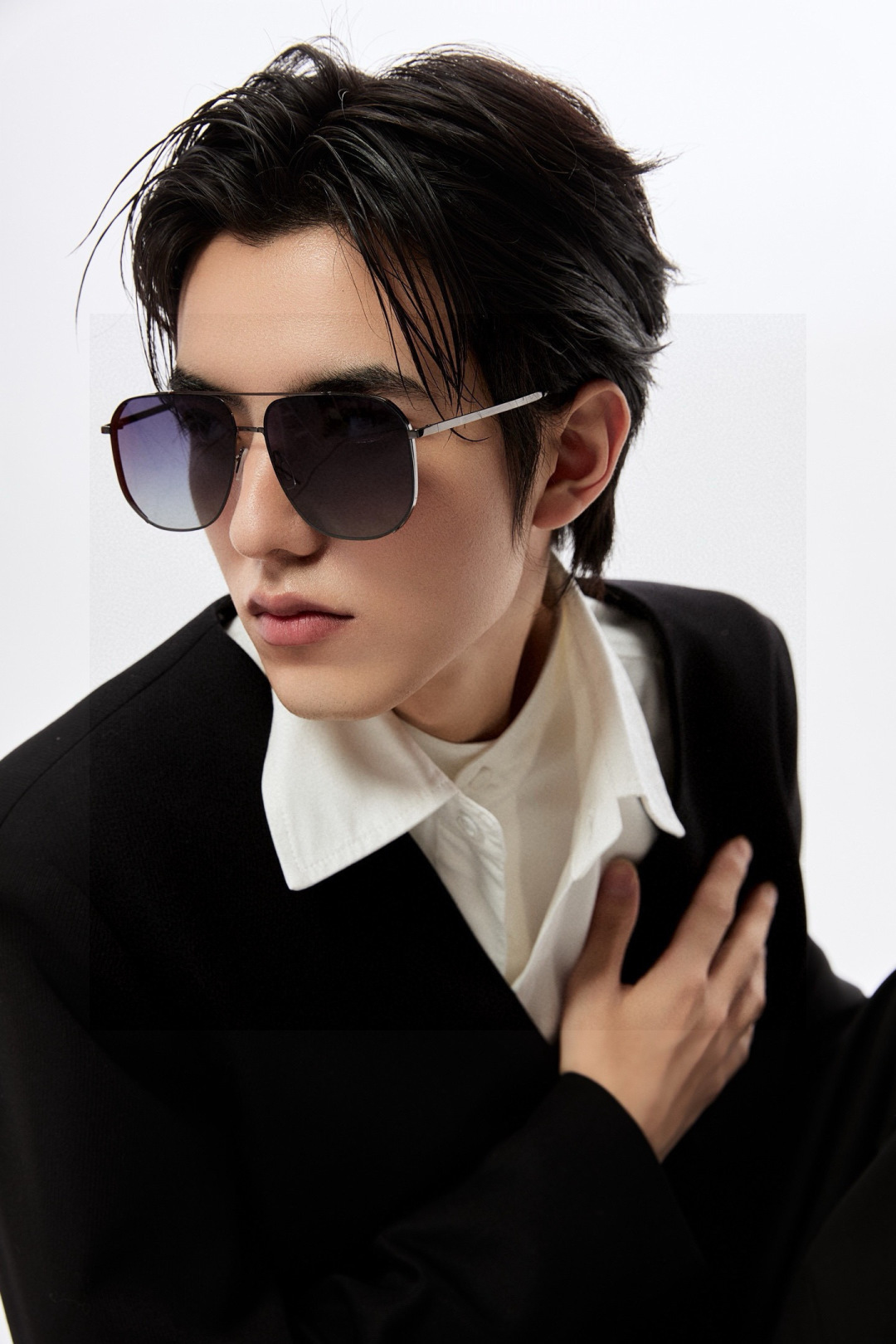 GUCCI 男款炫彩飞行员偏光太阳镜 ❤️材质：高清尼龙加厚卡槽高清偏光镜片 🌹无边框镜架💕颜👍型号：G