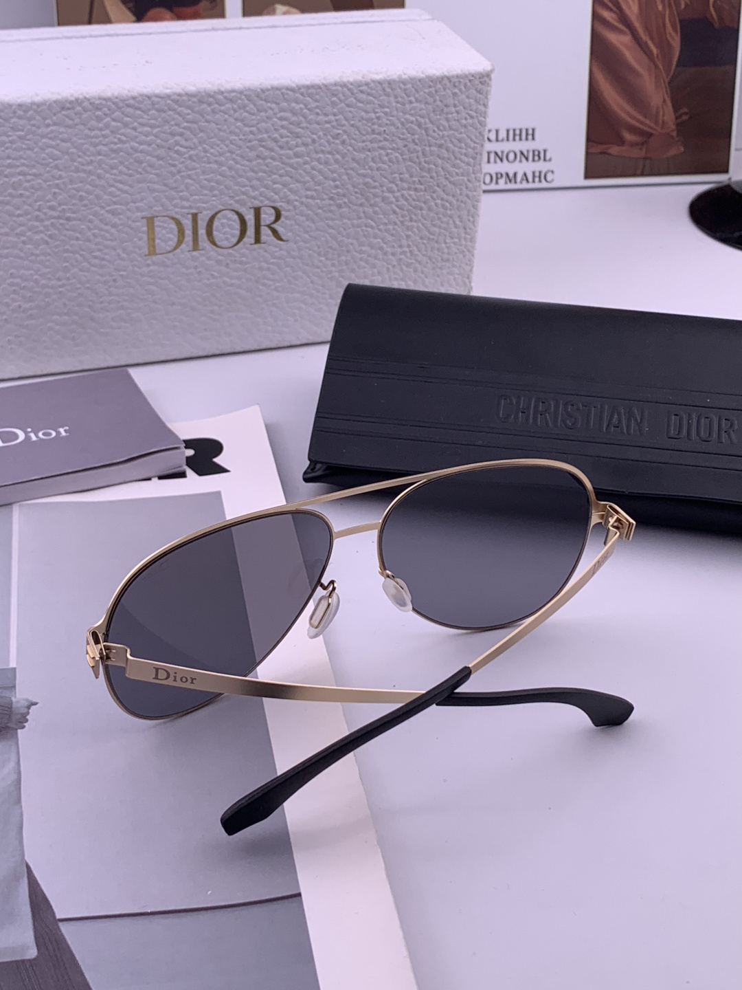 DIOR-迪奥 新款超轻无螺丝压不坏系列情侣款太阳镜高清尼龙镜片 商务旅行版 绅士高清太阳眼镜 （舒适薄