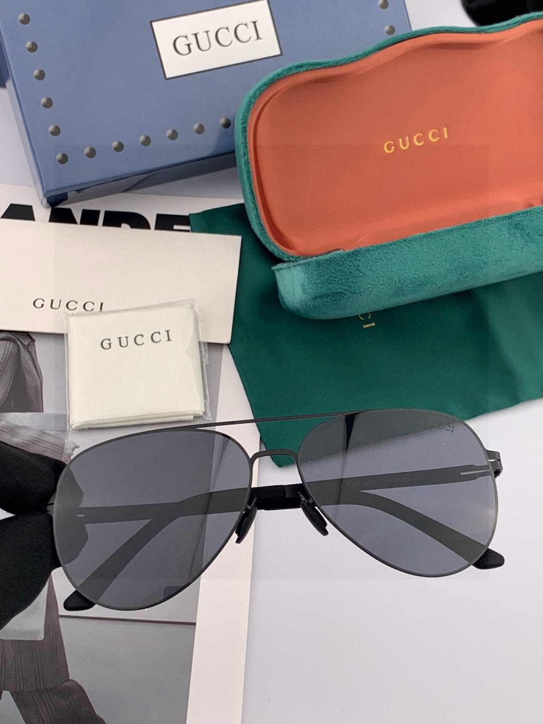♦️ GUCCI 新款男女情侣款太阳镜多边形墨镜iP电镀永不褪色 超轻超有弹性整幅眼镜无螺丝重要的是压不