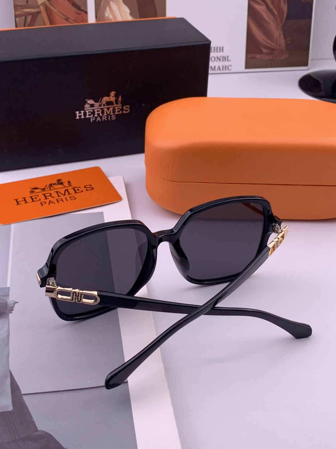 HERMES 爱马仕 开春新款🎈原版出货 网红超爆款💙经典奢华全球风[强][酷][亲亲] 时尚方框太阳镜