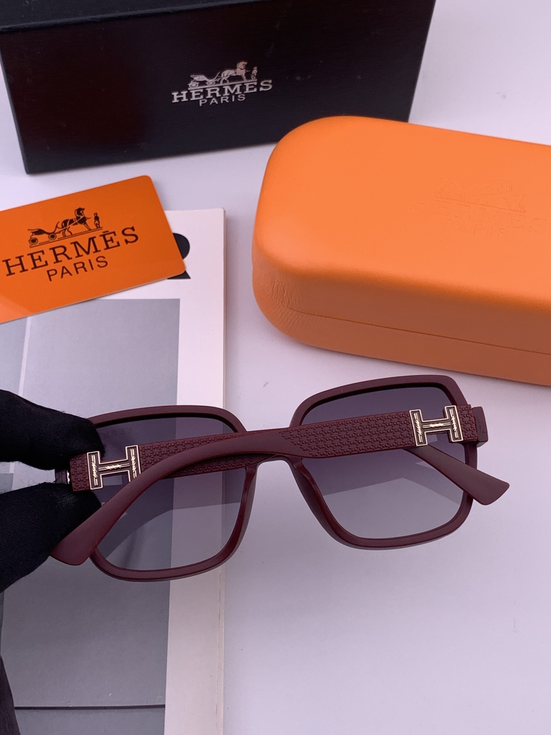 HERMES 爱马仕 开春新款🎈原版出货 网红超爆款💙经典奢华全球风[强][酷][亲亲] 时尚方框太阳镜