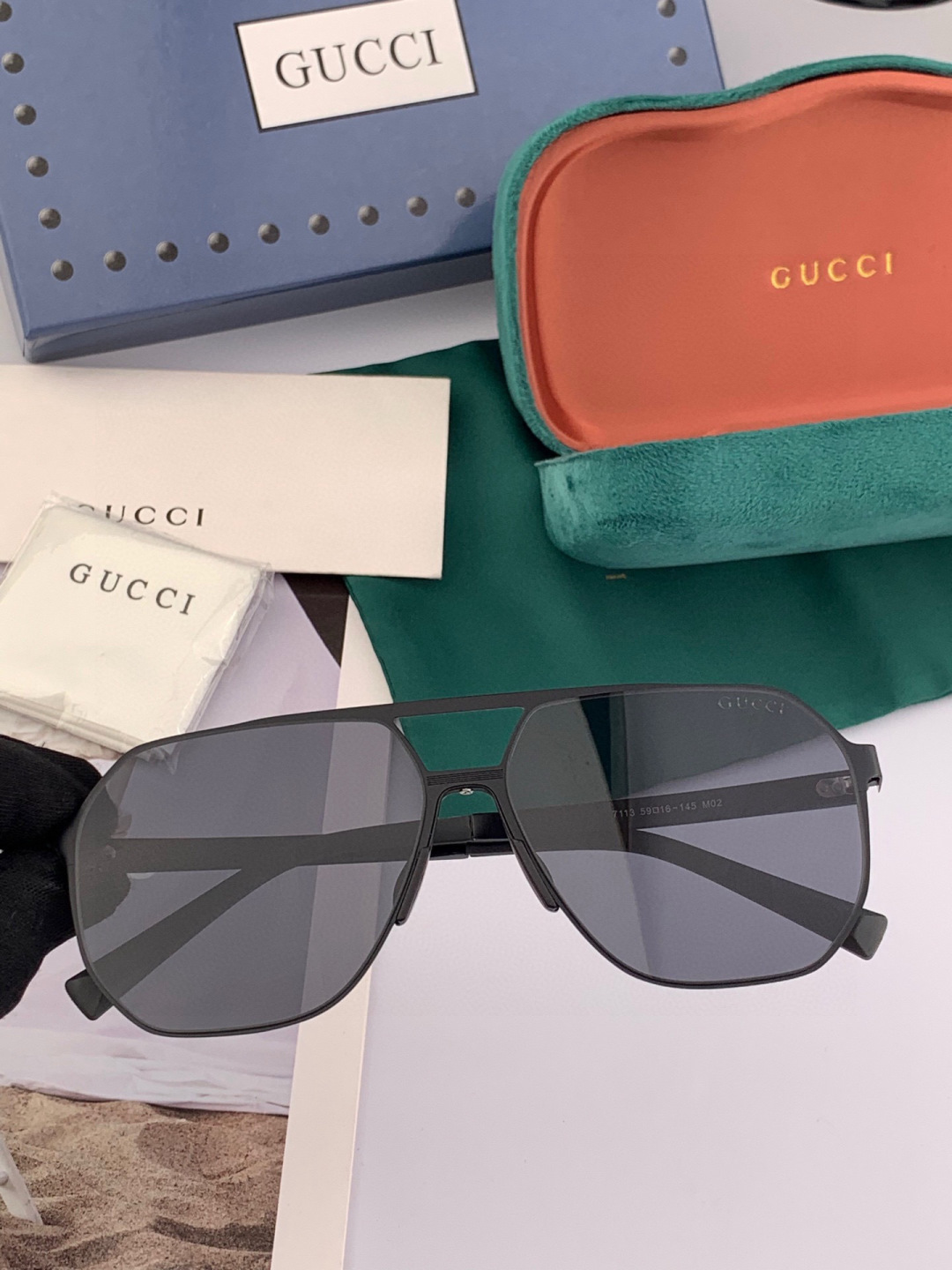 GUCCI 男款炫彩飞行员偏光太阳镜 ❤️材质：高清尼龙加厚卡槽高清偏光镜片 🌹无边框镜架💕颜👍型号：G