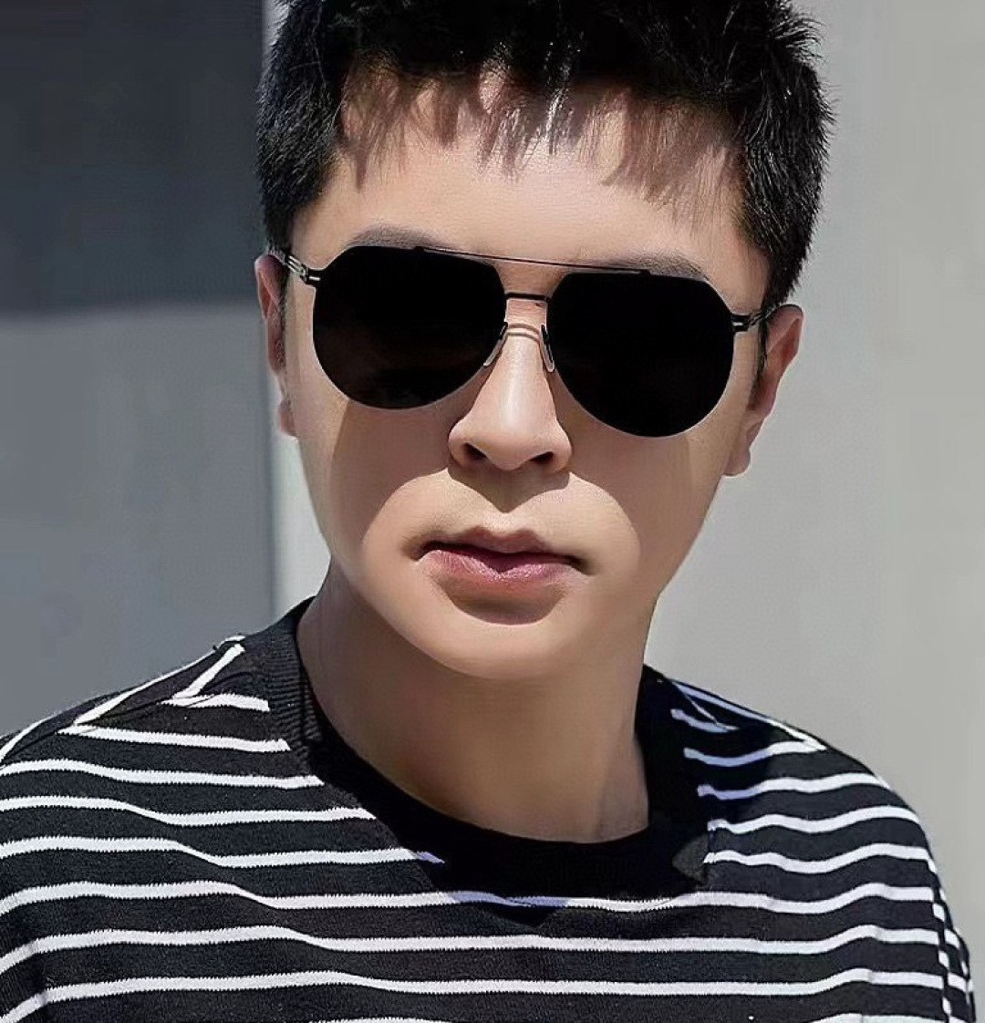 ♦️ GUCCI 新款男女情侣款太阳镜iP电镀永不褪色 超轻超有弹性整幅眼镜无螺丝重要的是压不坏 高清尼