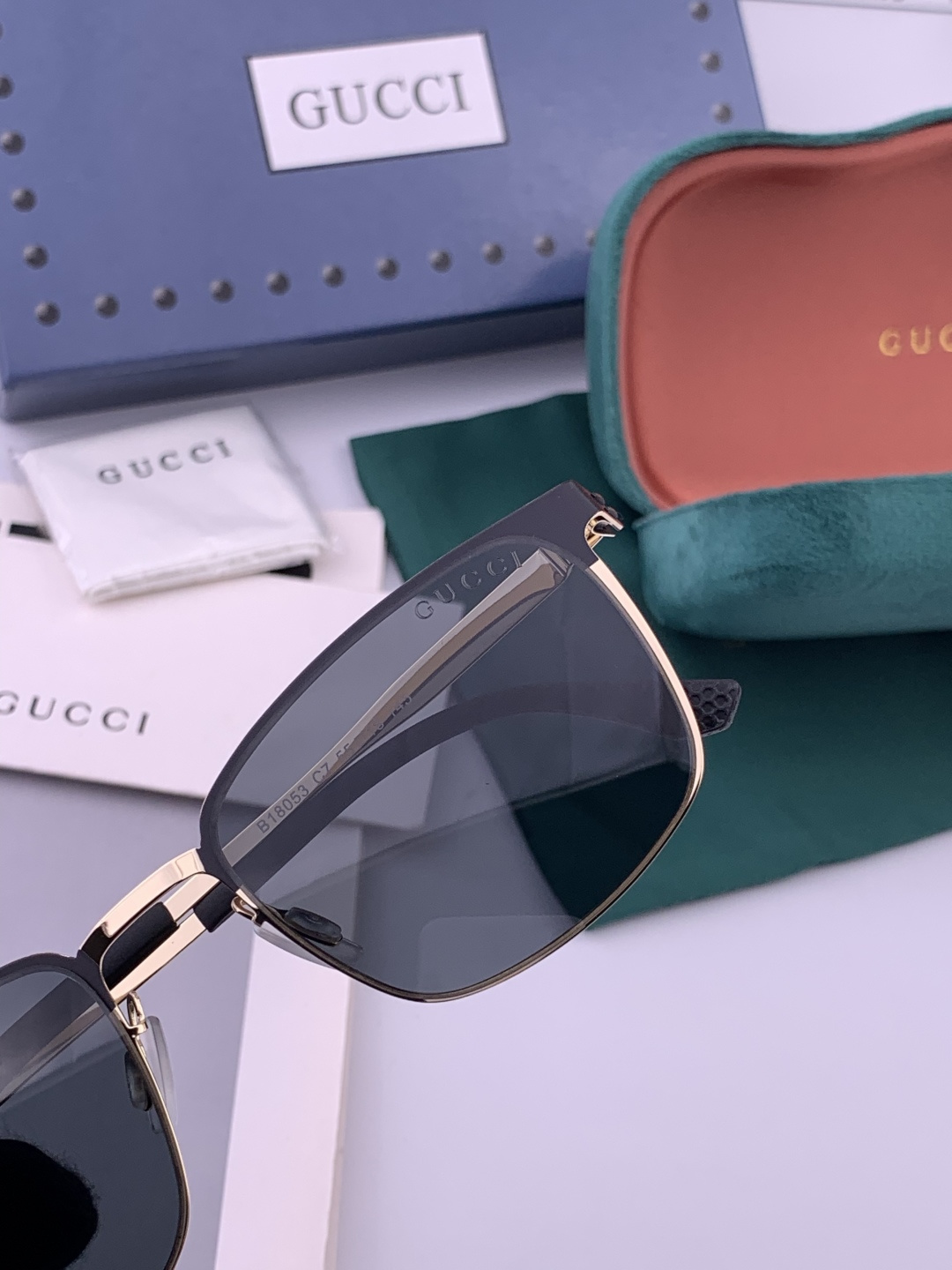 ♦️GUCCI 新款男女情侣款太阳镜多边形墨镜iP电镀永不褪色 超轻超有弹性整幅眼镜无螺丝重要的是压不坏